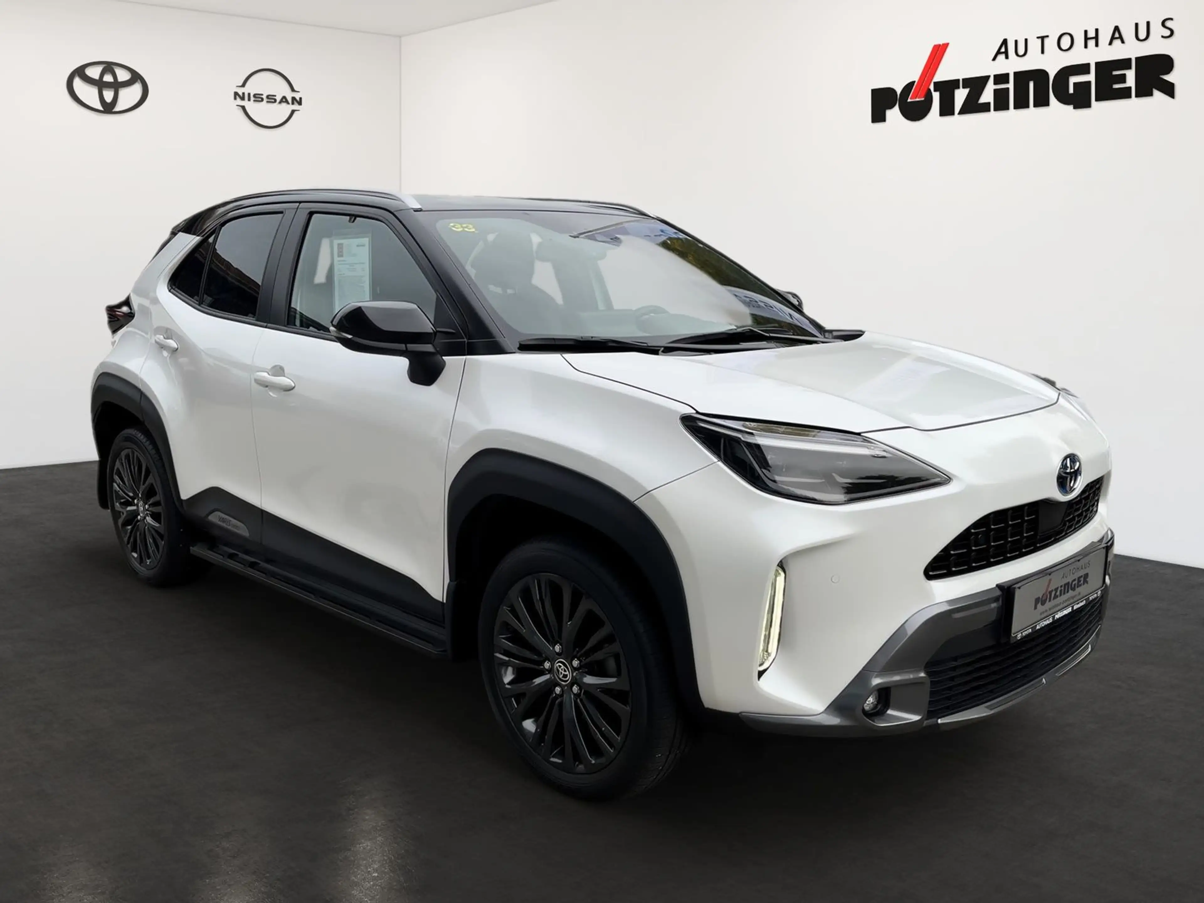Toyota Yaris Cross 1.5Hybrid AWD-i Adventure,Matrix,HUD — photo 2