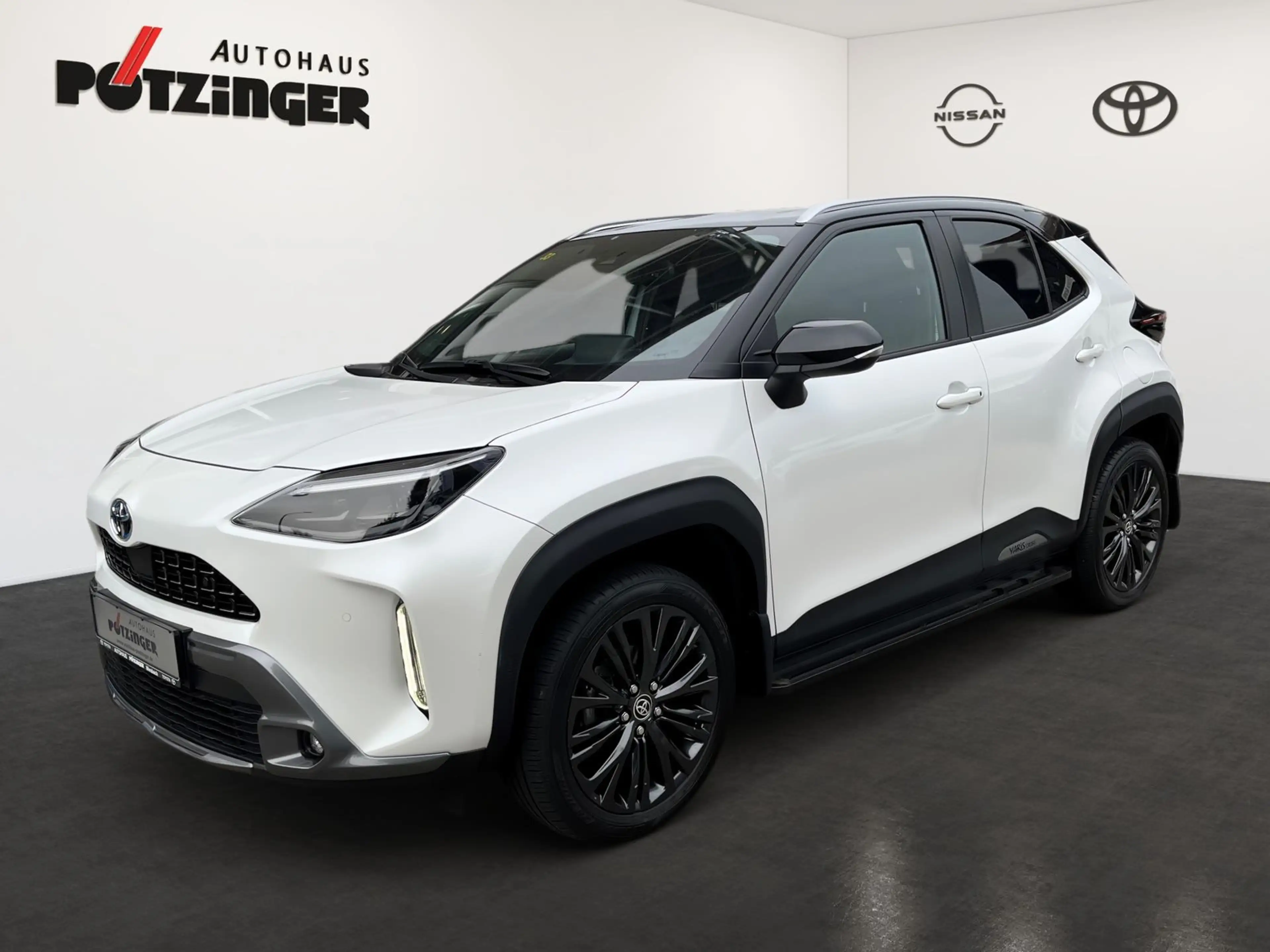 Toyota Yaris Cross 1.5Hybrid AWD-i Adventure,Matrix,HUD