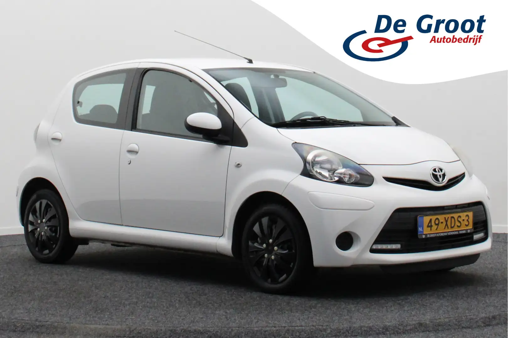 Toyota Aygo 1.0 VVT-i Aspiration 5-Deurs, Airco, Bluetooth, LE Wit - 1