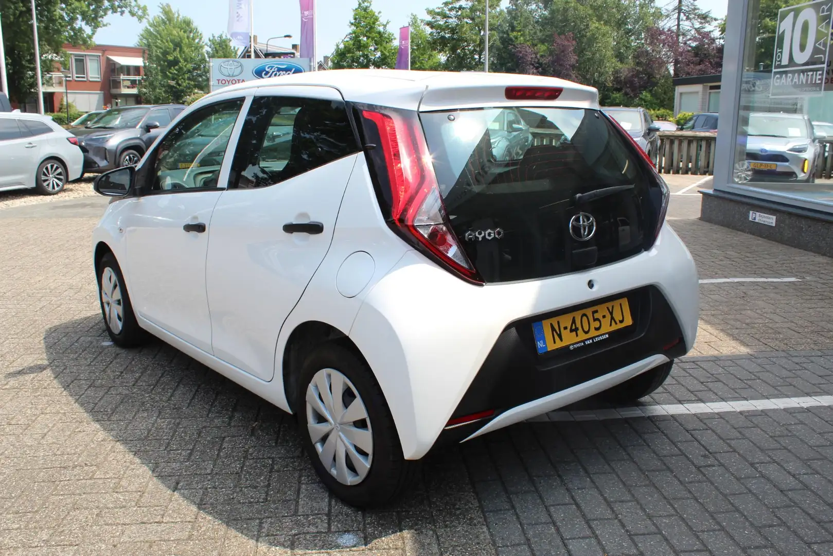 Toyota Aygo FUN AIRCO CENTRL-VERGR-AFST. EL-RAMEN USB BLUETOOT Blanc - 2