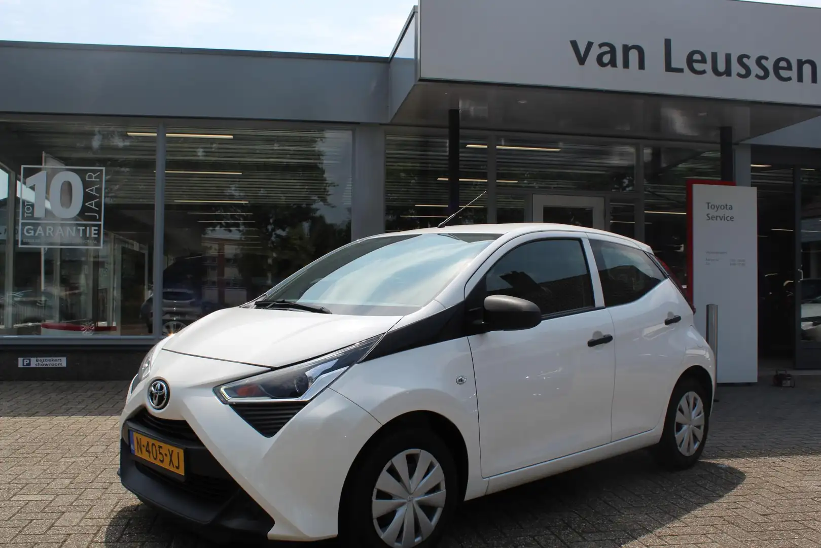 Toyota Aygo FUN AIRCO CENTRL-VERGR-AFST. EL-RAMEN USB BLUETOOT Blanc - 1