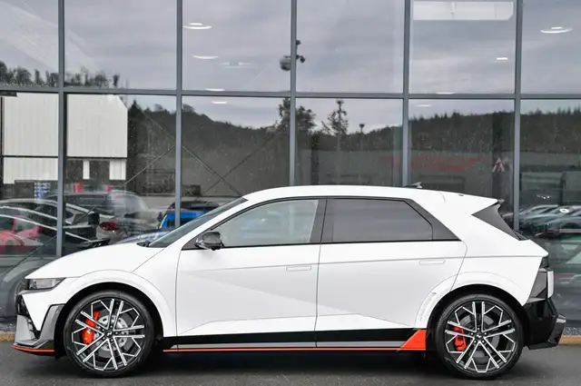 Hyundai Ioniq 5 view 6