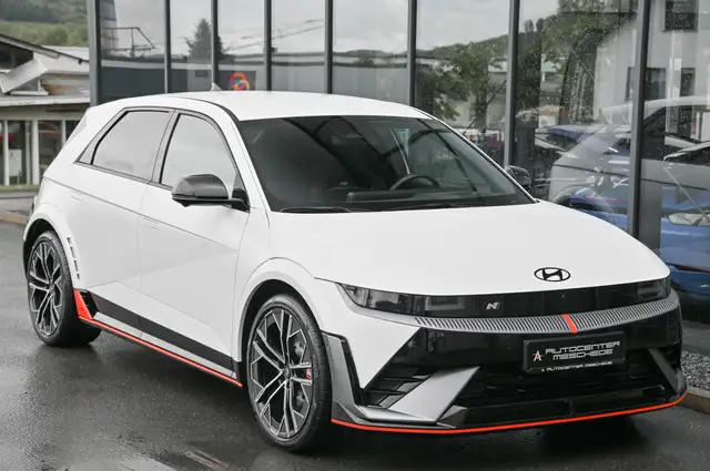 Hyundai Ioniq 5 view 3