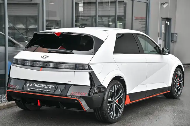 Hyundai Ioniq 5 view 4