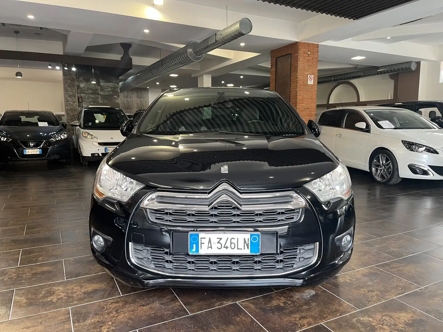 DS Automobiles DS 4 DS4 1.6 bluehdi Chic s Černá - 2