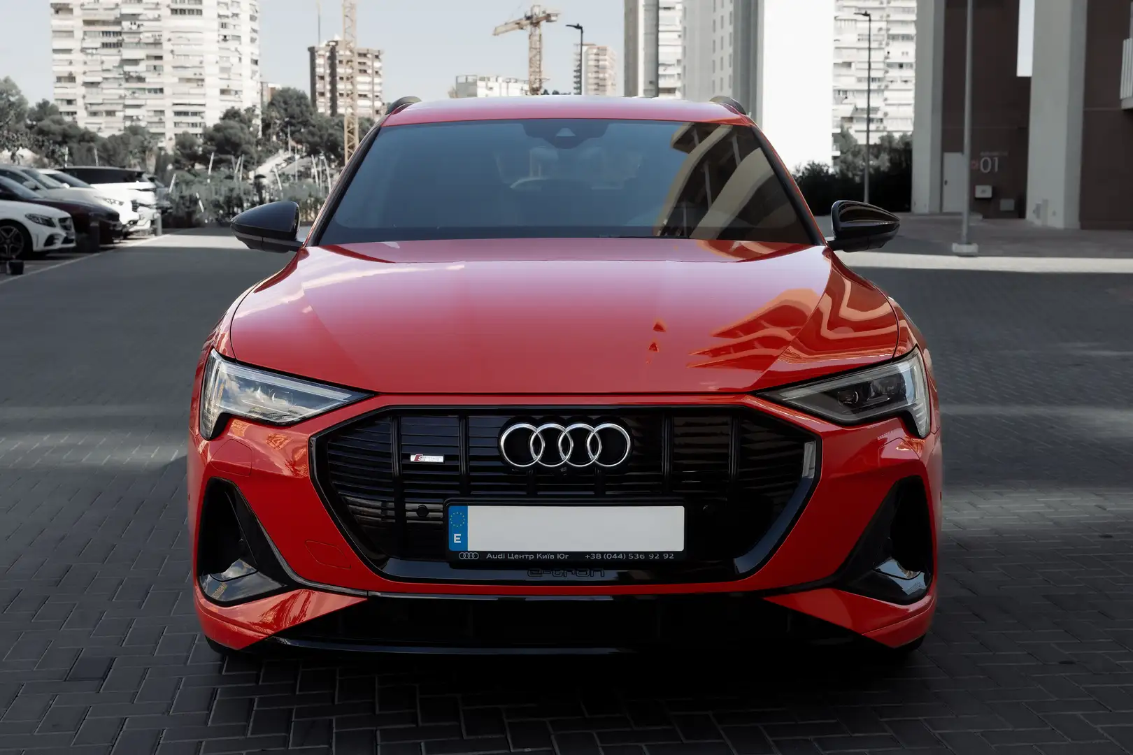 Audi e-tron Sportback 55 quattro S line Rojo - 1