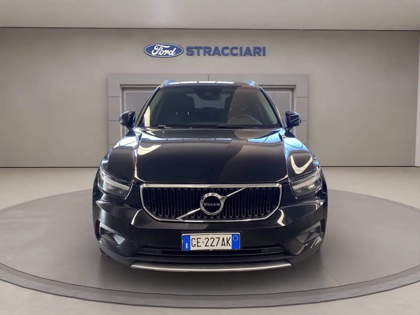Volvo XC40 1.5 t2 Momentum Pro my21 Schwarz - 2