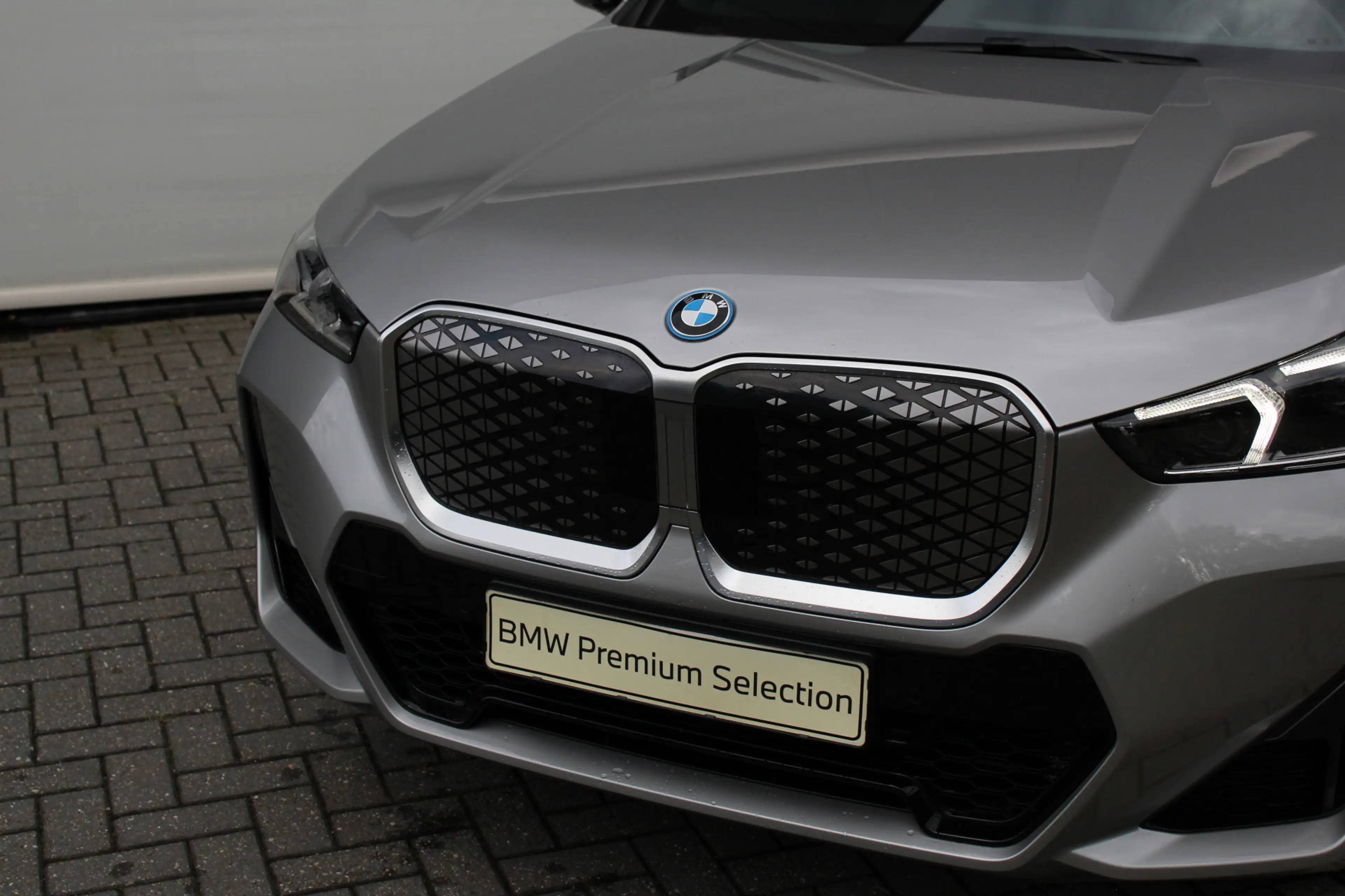 BMW iX1 xDrive30 M Sport / Sportstoelen / Comfort Access / — photo 8