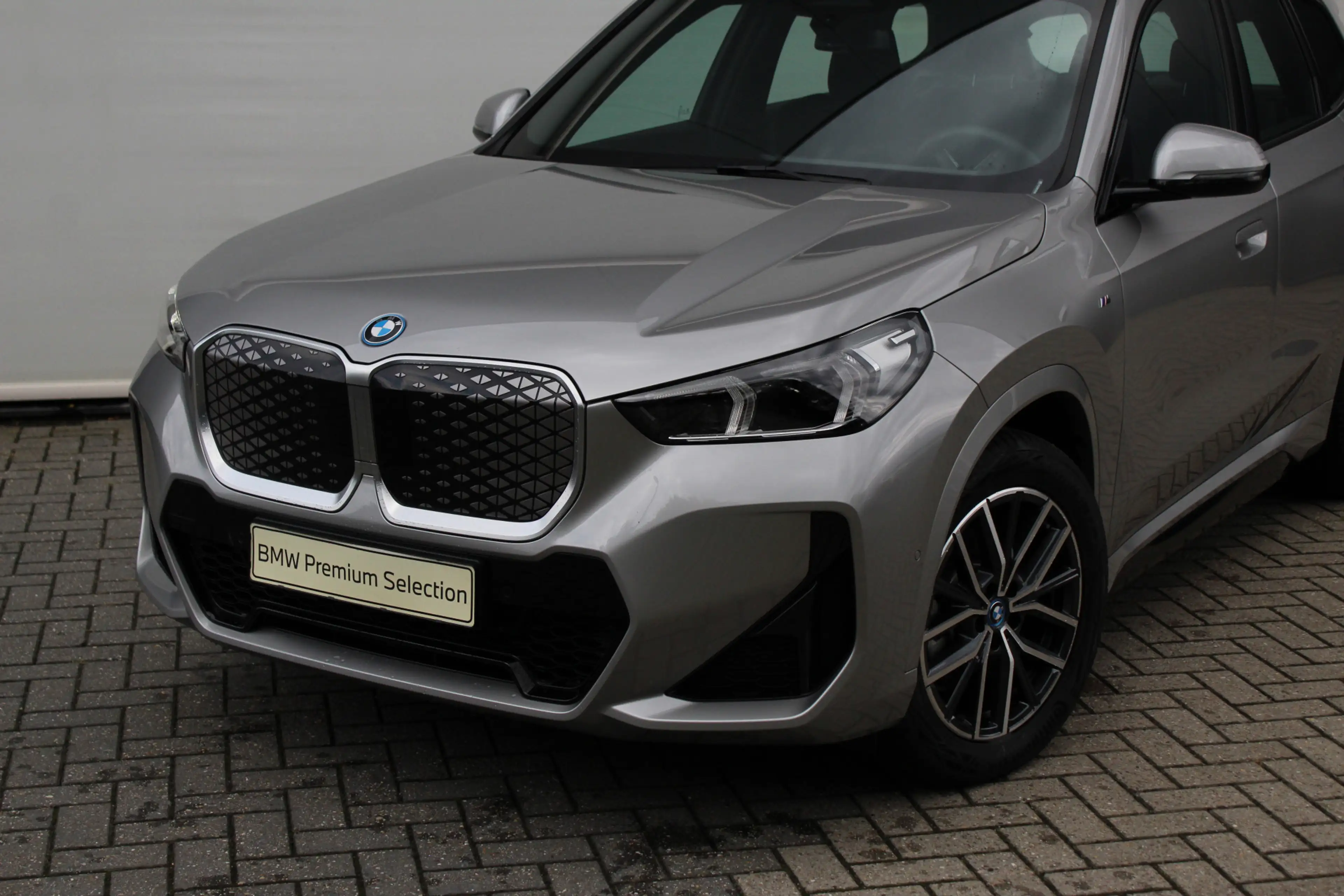 BMW iX1 xDrive30 M Sport / Sportstoelen / Comfort Access / — photo 7