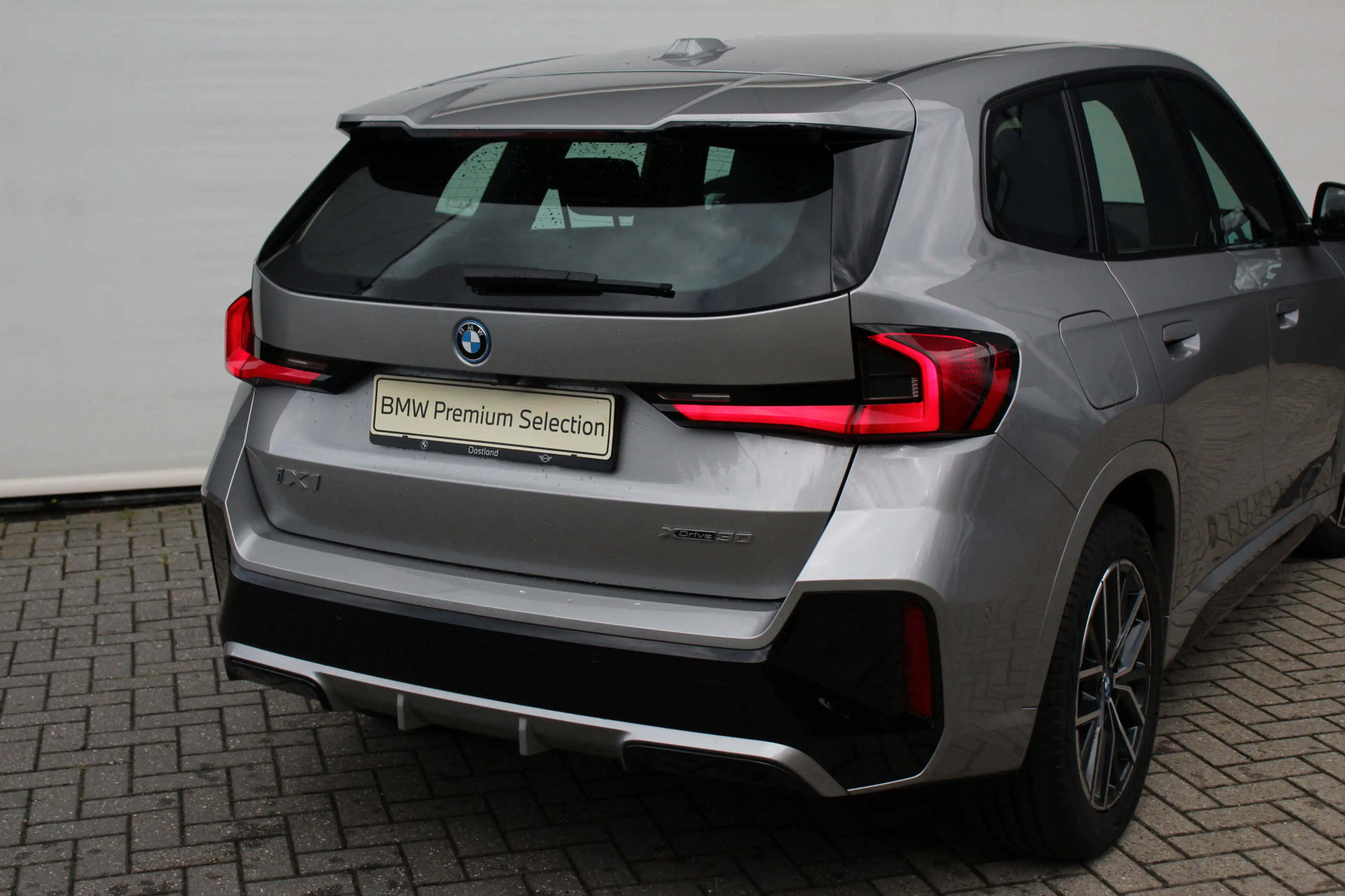 BMW iX1 xDrive30 M Sport / Sportstoelen / Comfort Access / — photo 10