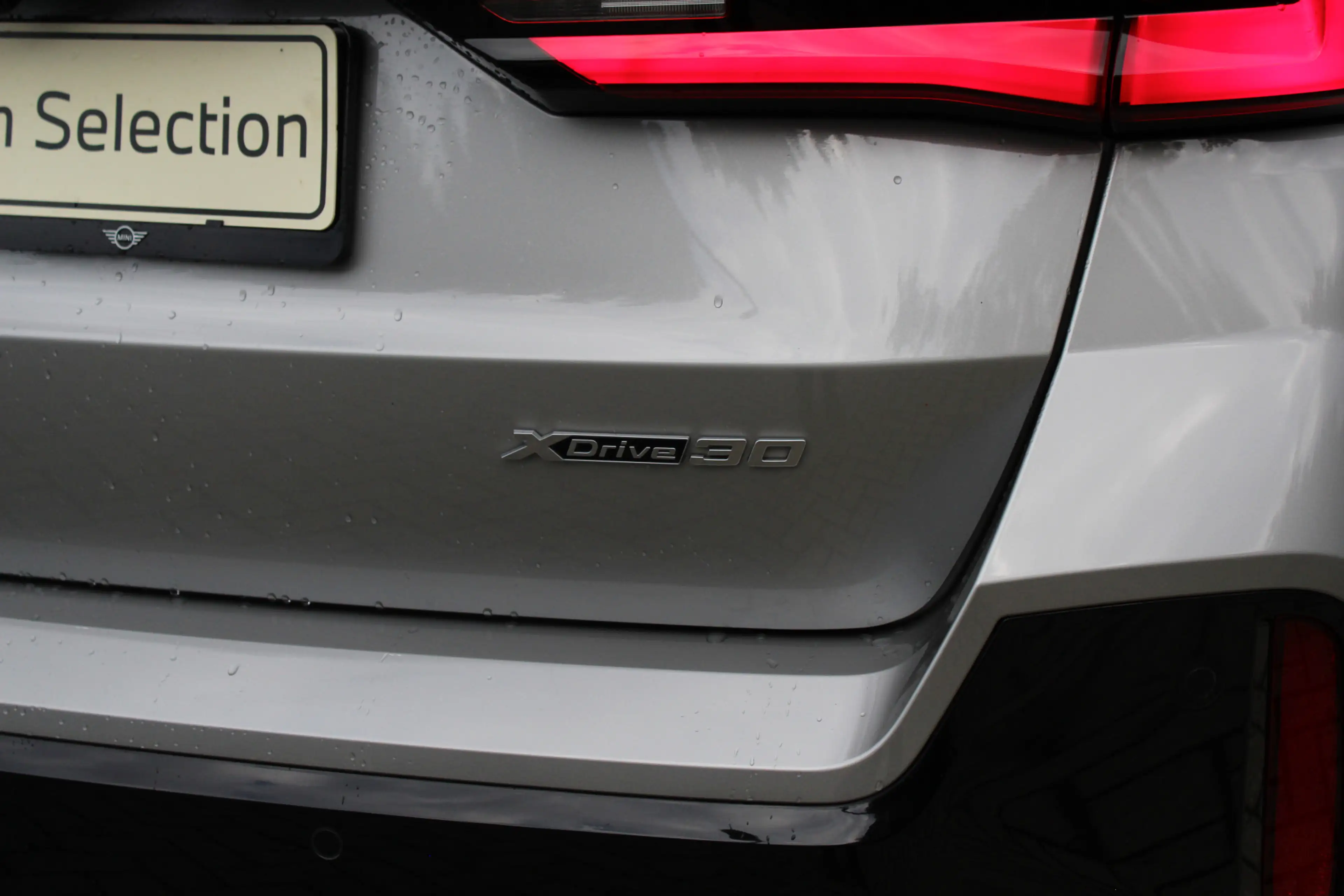 BMW iX1 xDrive30 M Sport / Sportstoelen / Comfort Access / — photo 13