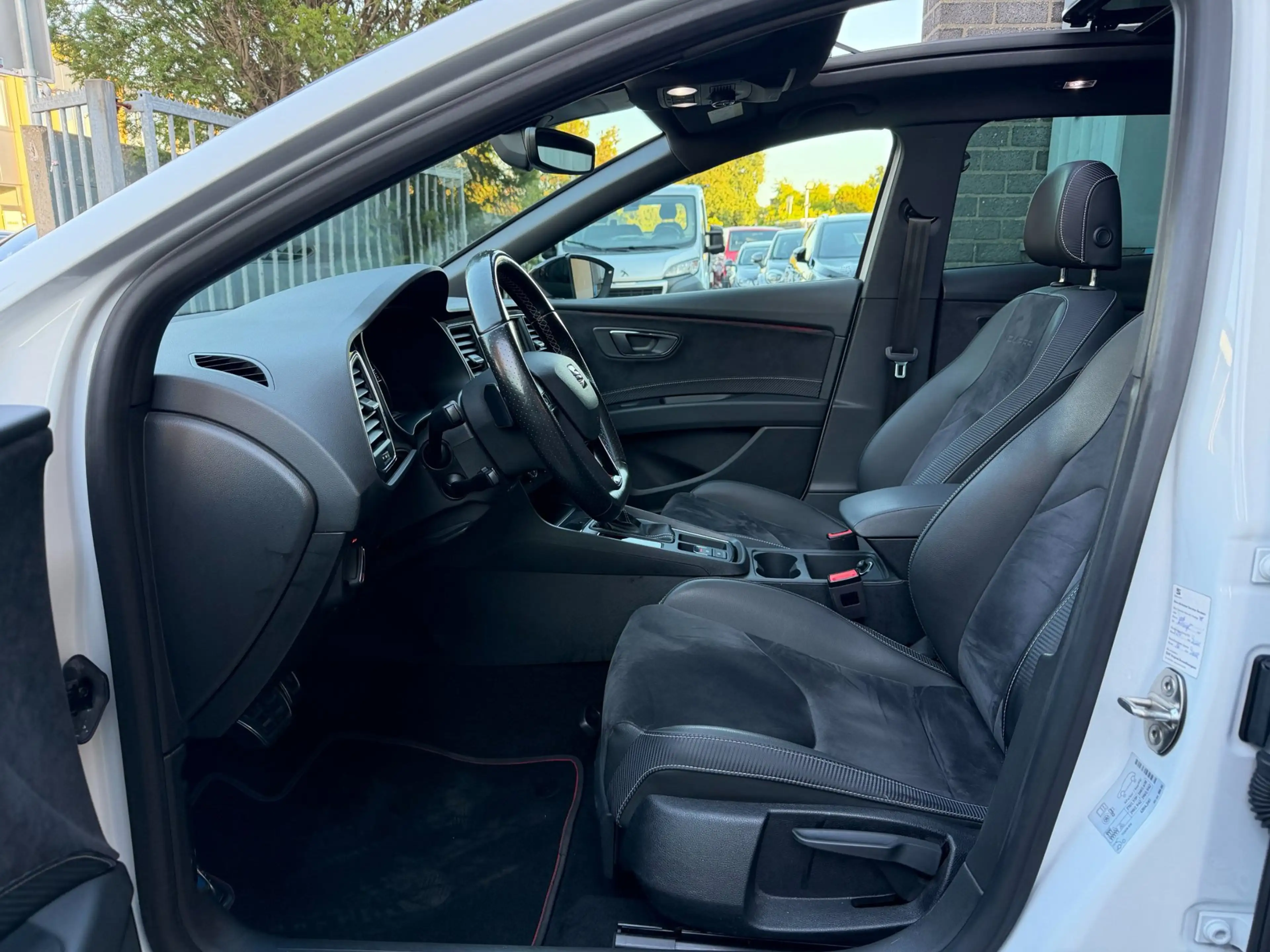 SEAT Leon ST 2.0 TSI 4DRIVE CUPRA 300|Pano|Keyless|Camera — photo 14