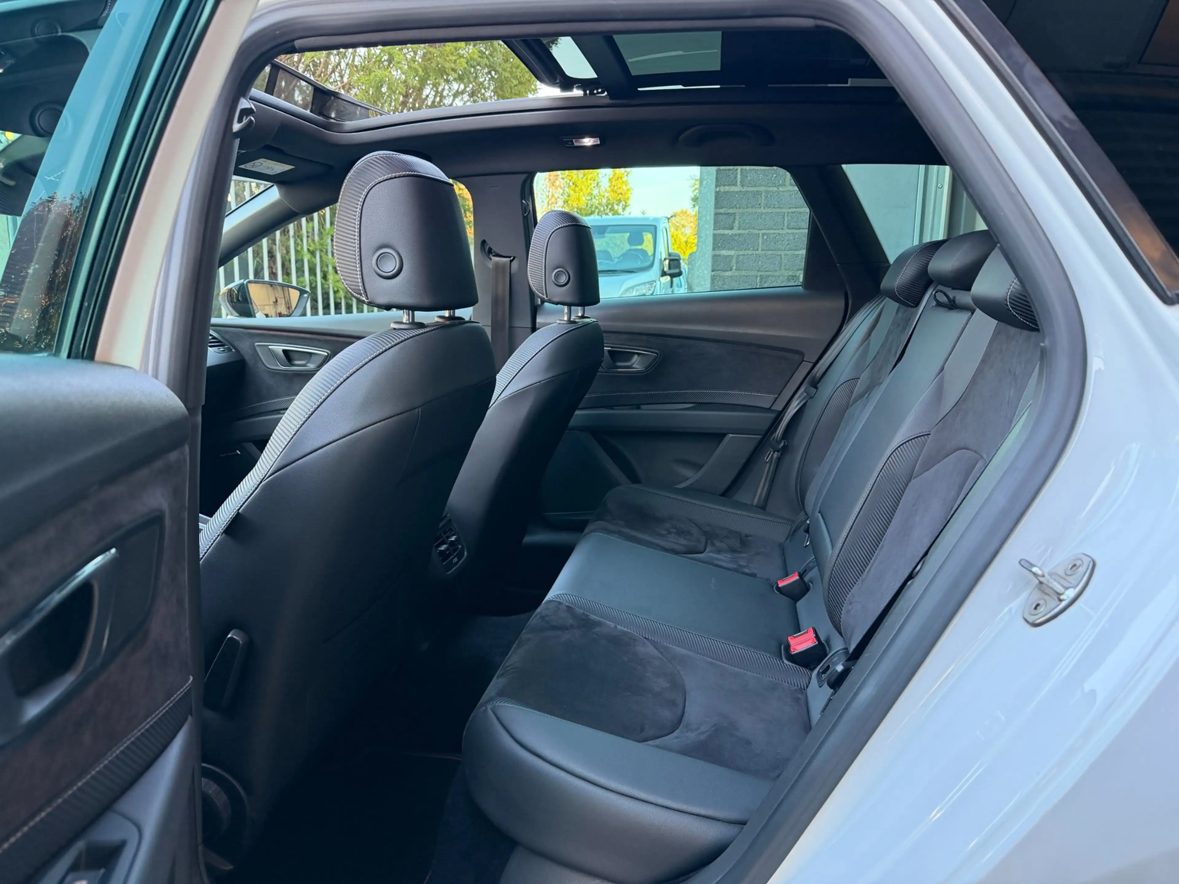 SEAT Leon ST 2.0 TSI 4DRIVE CUPRA 300|Pano|Keyless|Camera — photo 17