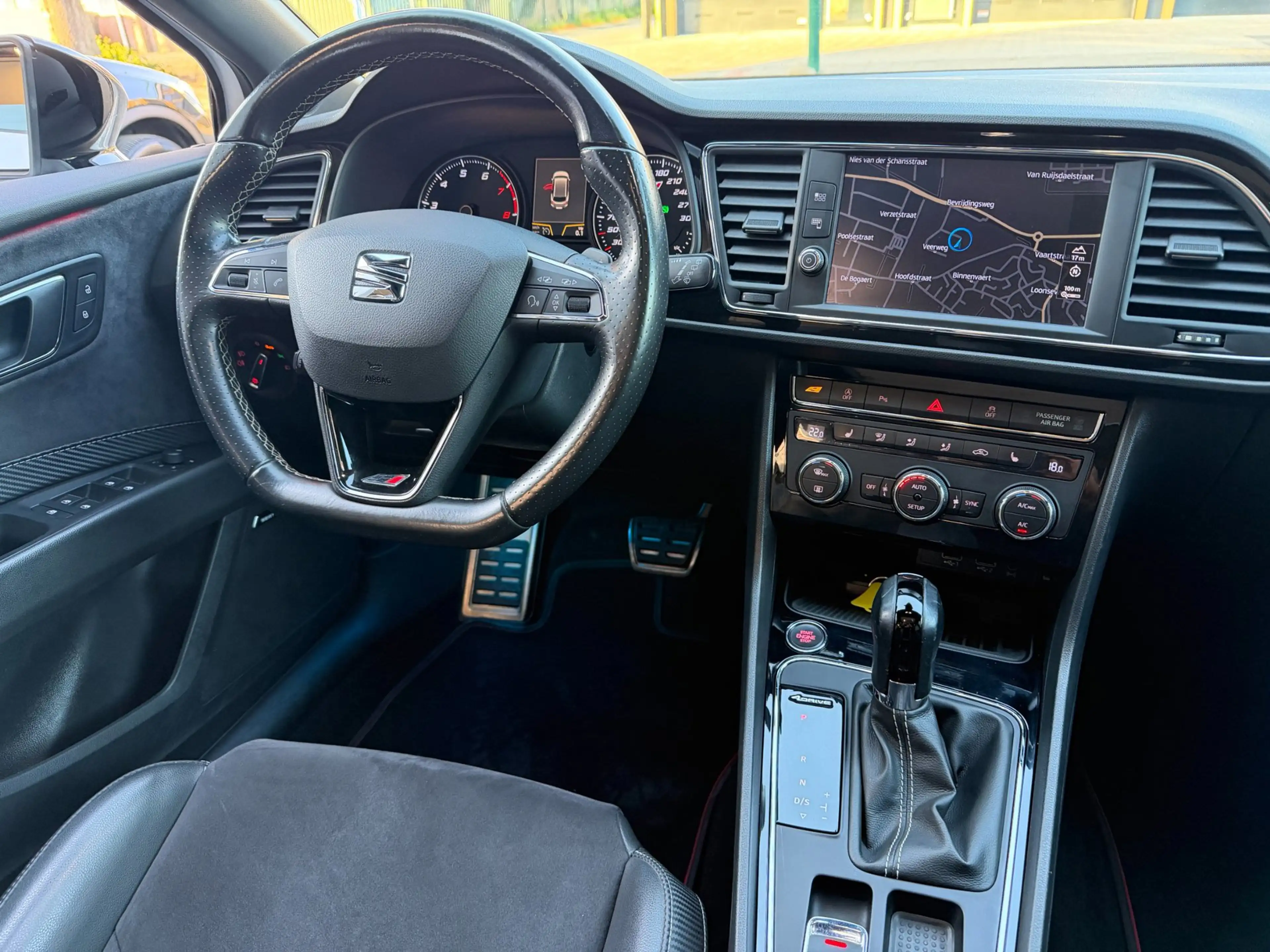 SEAT Leon ST 2.0 TSI 4DRIVE CUPRA 300|Pano|Keyless|Camera — photo 20