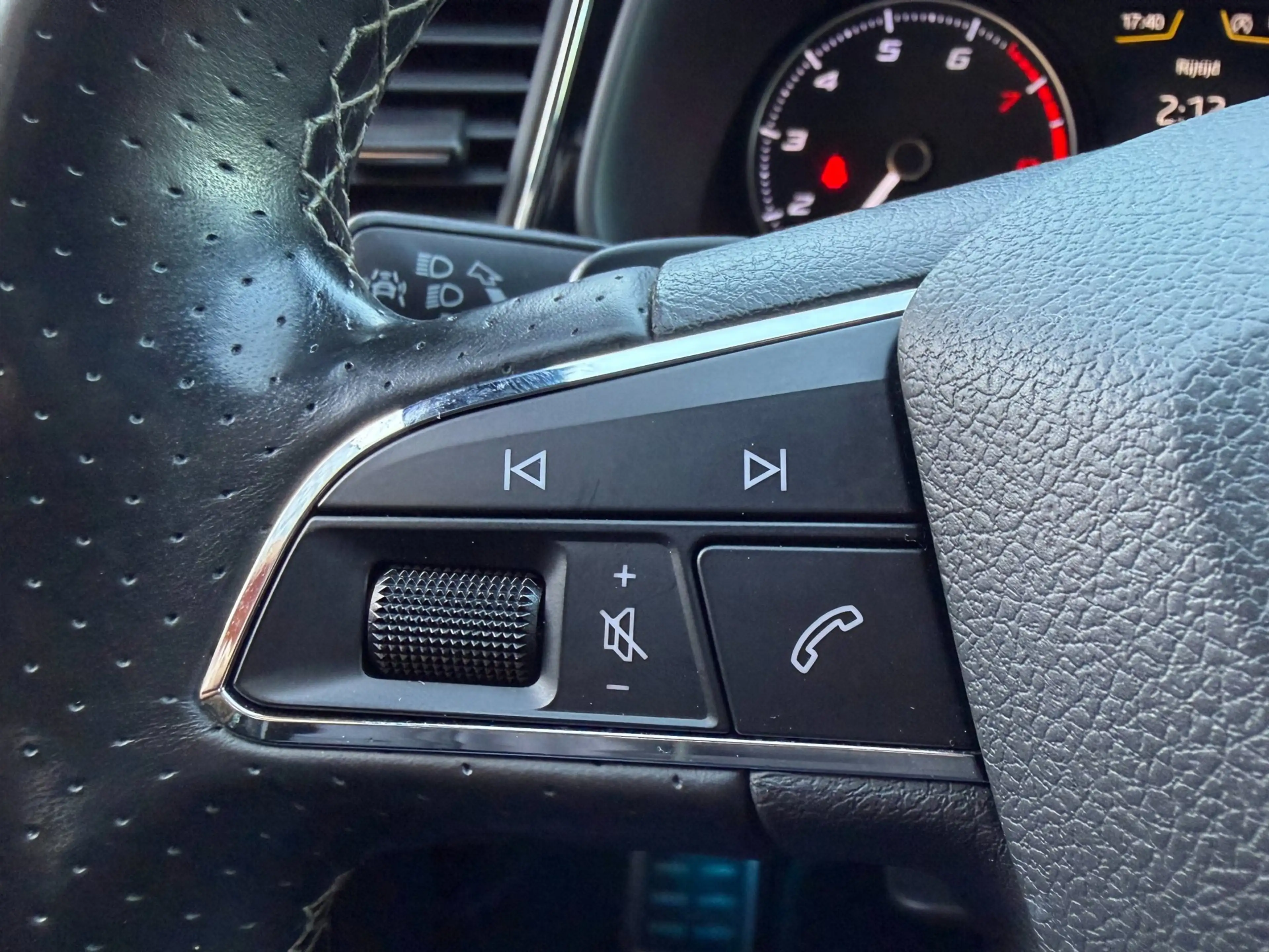 SEAT Leon ST 2.0 TSI 4DRIVE CUPRA 300|Pano|Keyless|Camera — photo 28
