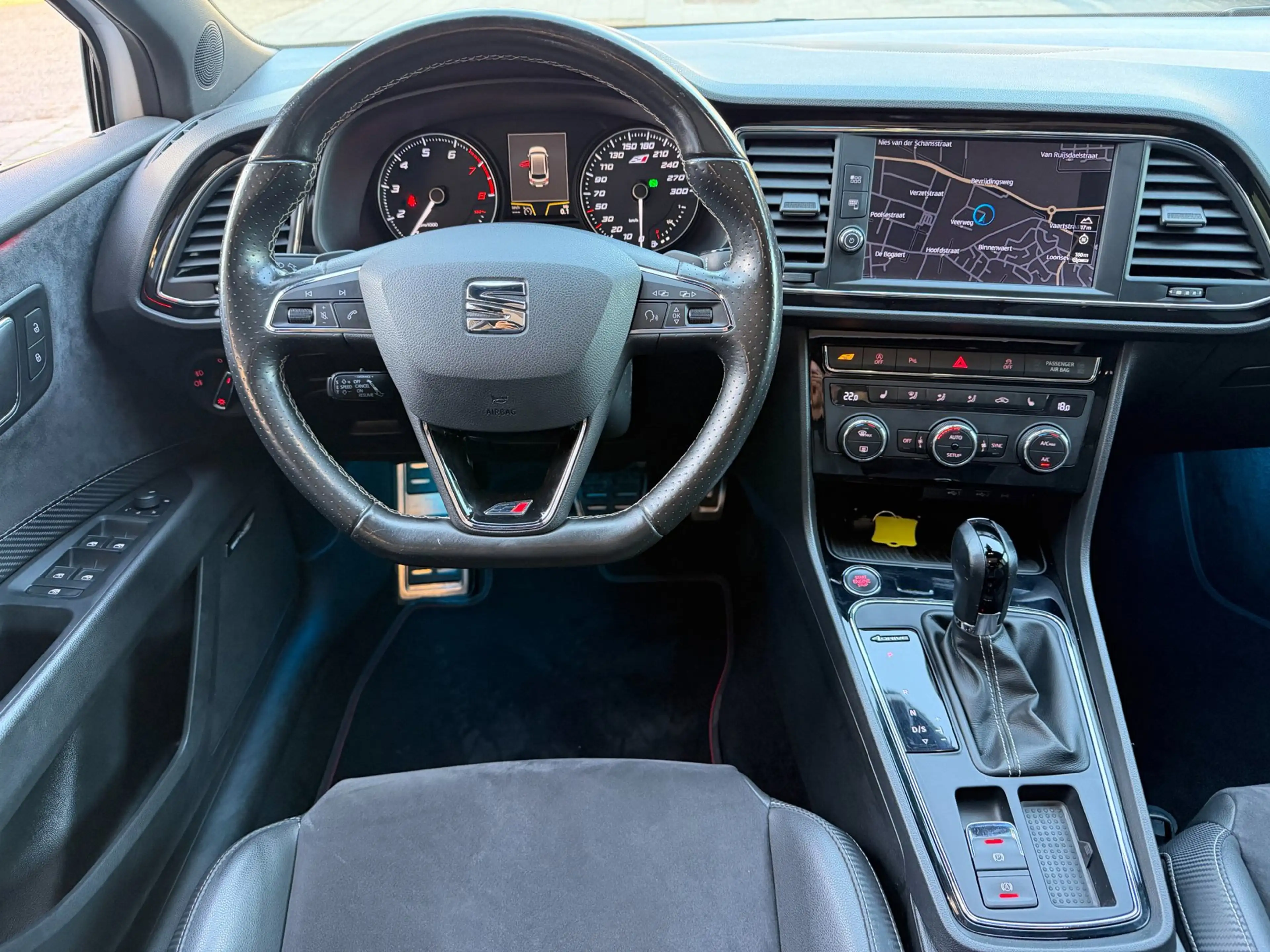 SEAT Leon ST 2.0 TSI 4DRIVE CUPRA 300|Pano|Keyless|Camera — photo 19