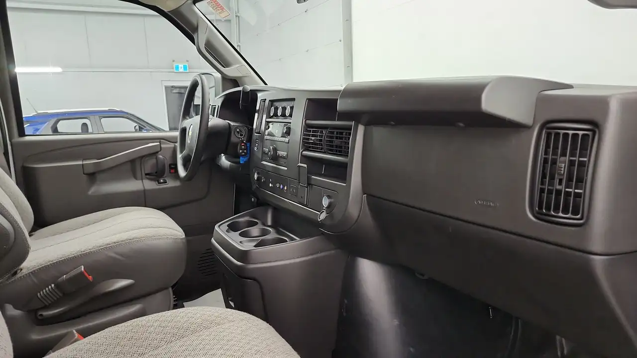 Chevrolet Express 3500 снимка Chevrolet Express 3500