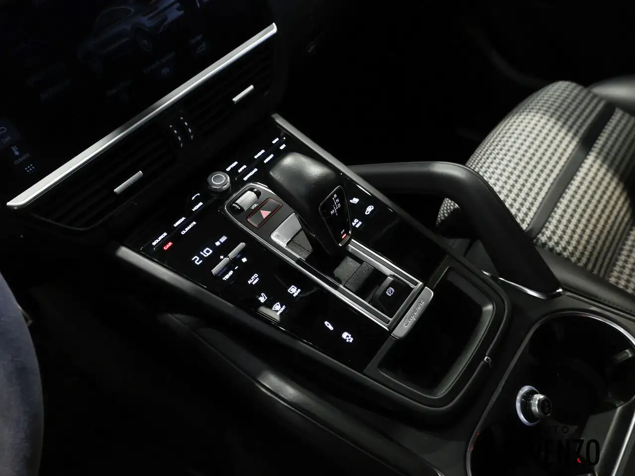 Porsche Cayenne снимка Porsche Cayenne