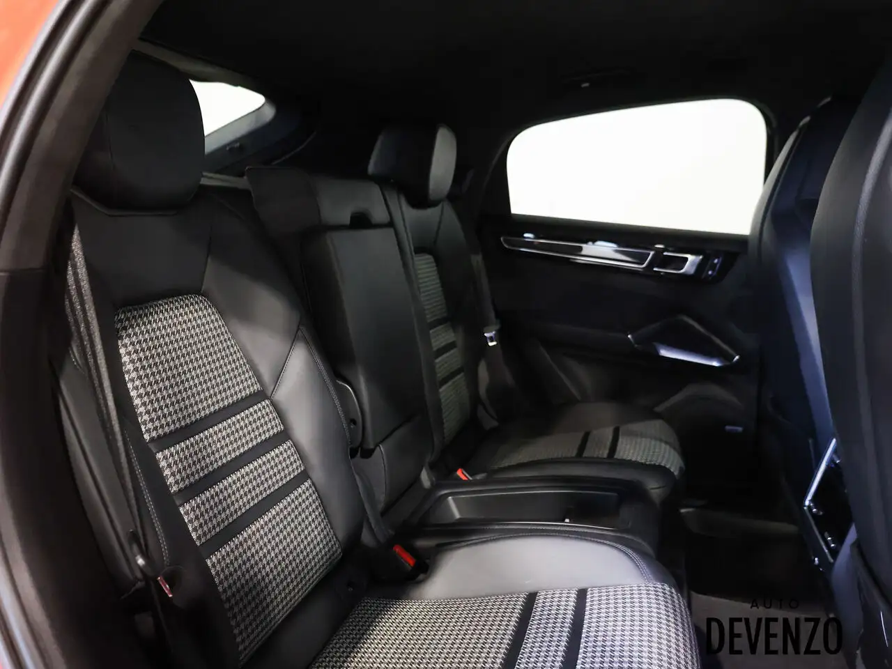 Porsche Cayenne снимка Porsche Cayenne