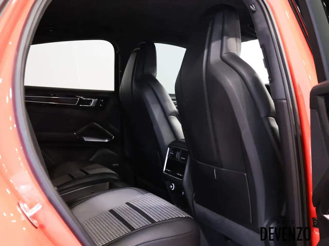 Porsche Cayenne снимка Porsche Cayenne