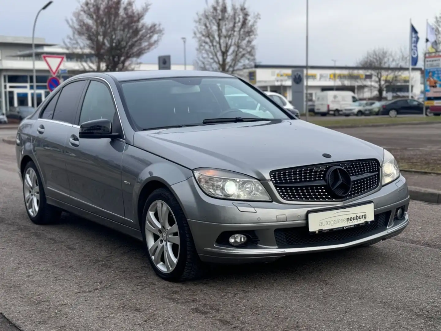 Mercedes-Benz C 180 CGI BLUE EFFICIENCY AUTOMATIK AVANTGARDE Silber - 2