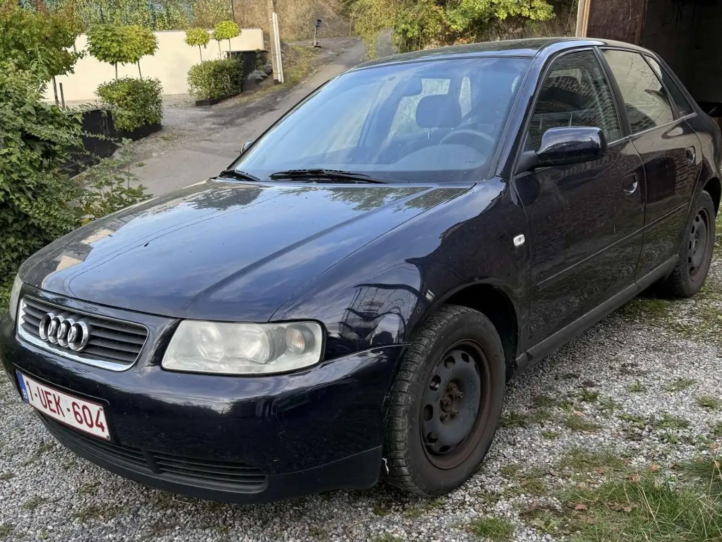 Audi A3 1.6i Ambiente Bleu - 1