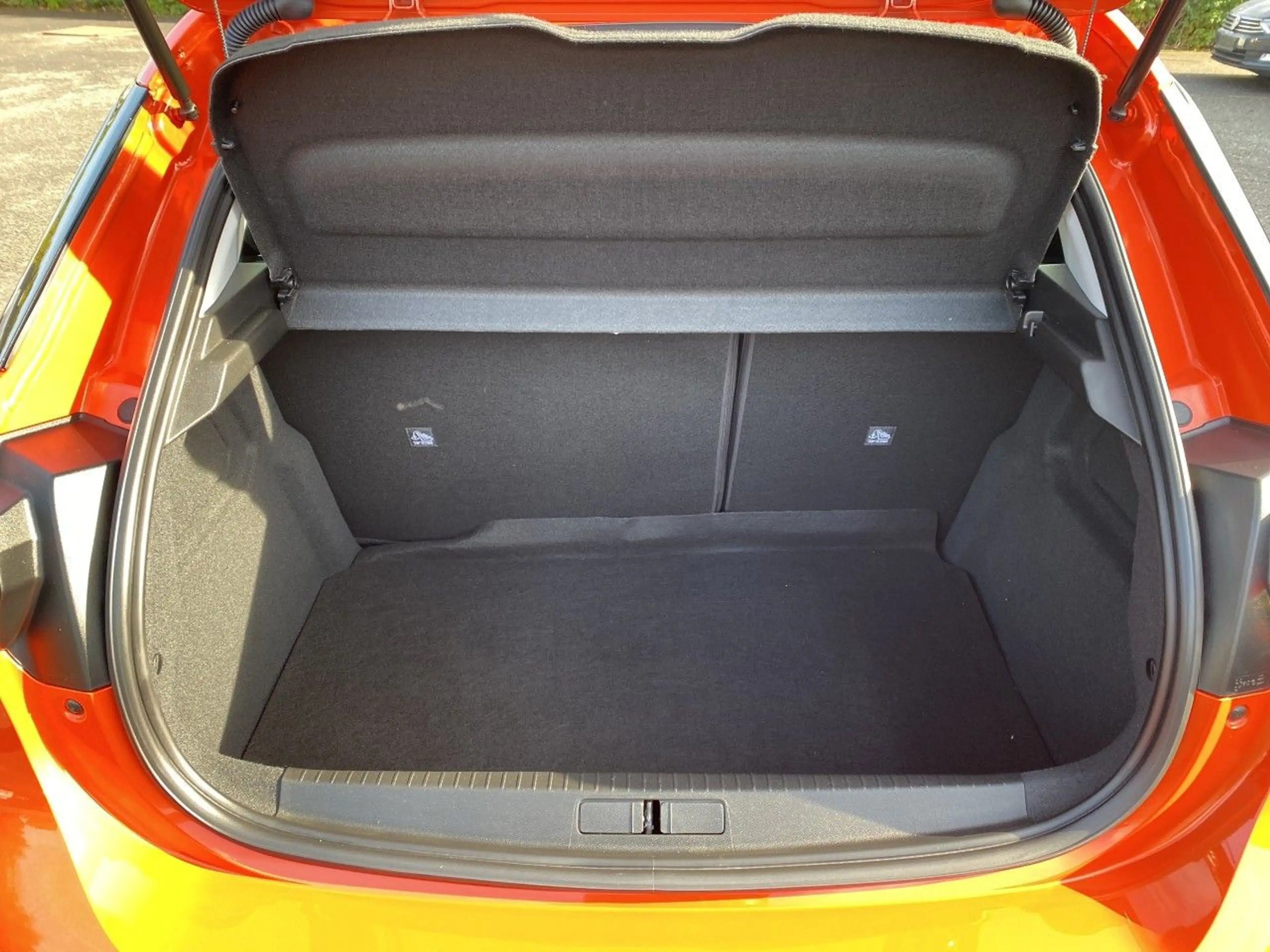 Opel Corsa F Elegance, R-Kamera,PDC,Sitzh.,GJR,uvm... — photo 6