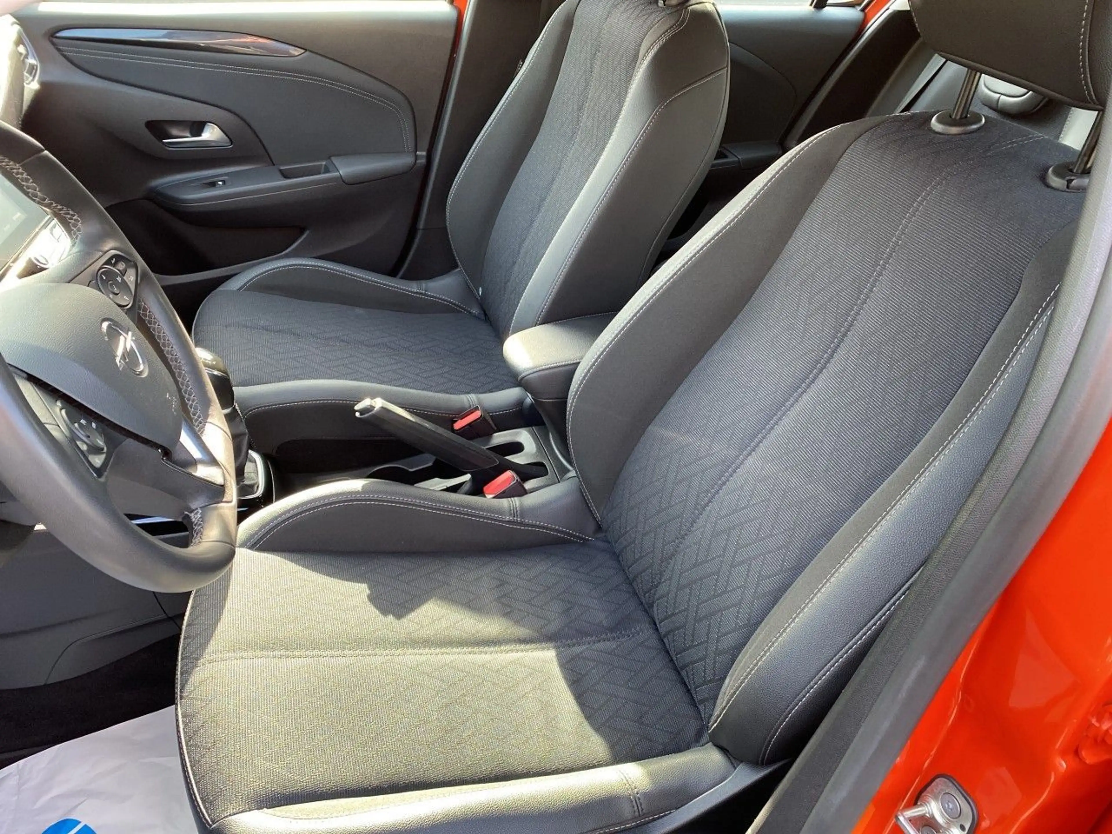 Opel Corsa F Elegance, R-Kamera,PDC,Sitzh.,GJR,uvm... — photo 9