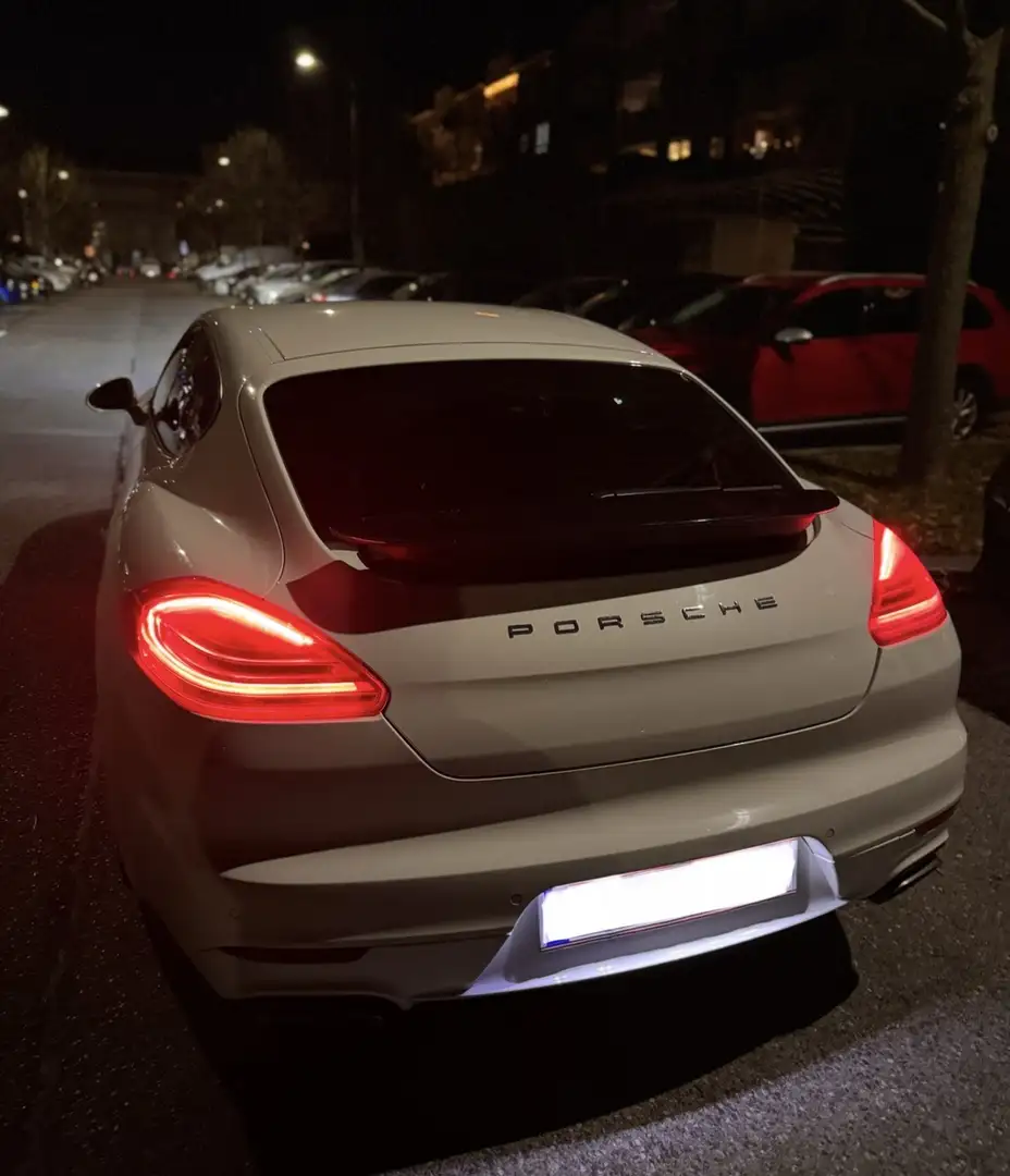Porsche Panamera 3,0 Diesel Aut. Weiß - 1