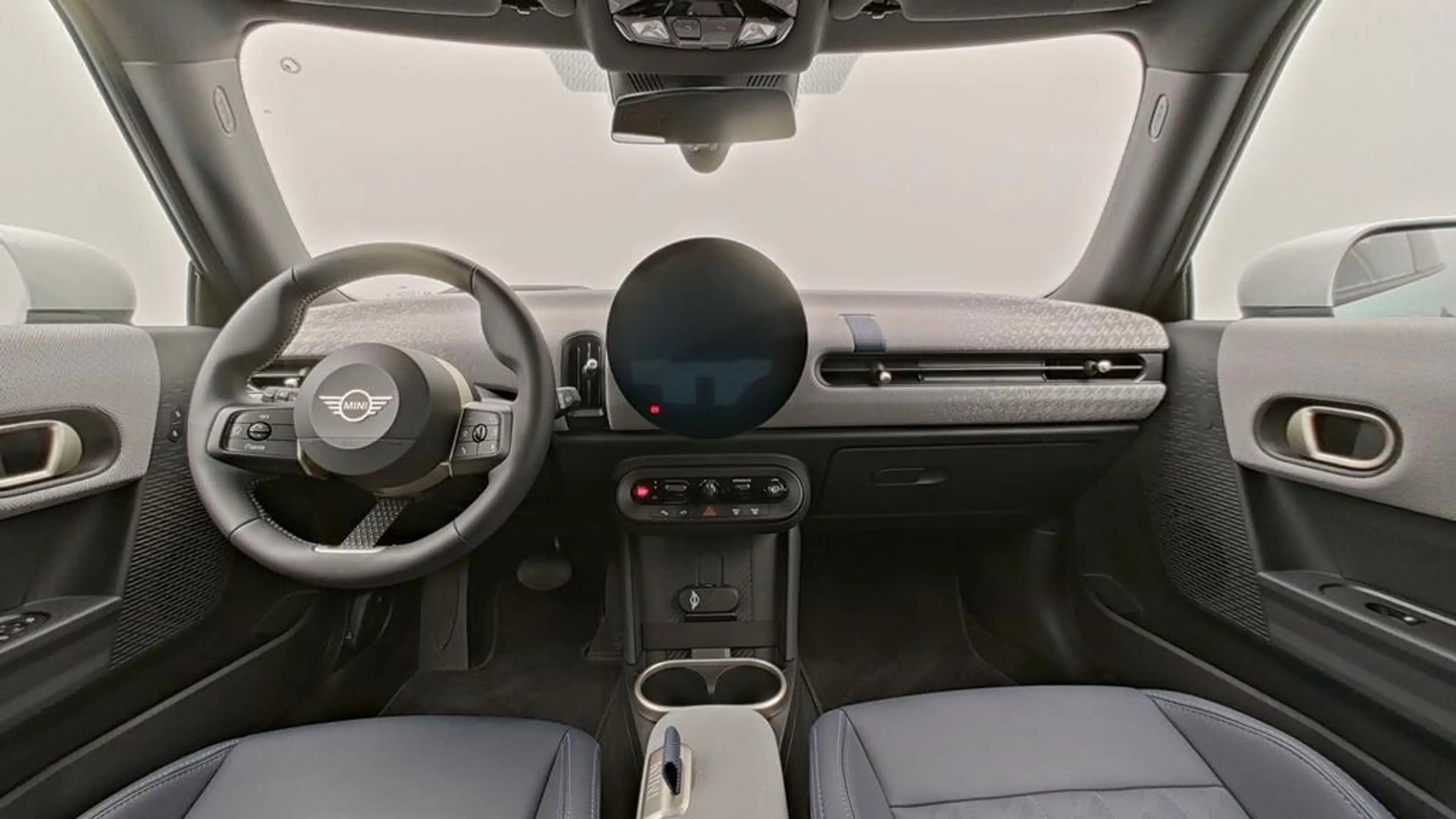 MINI Cooper C Favoured Trim — photo 13