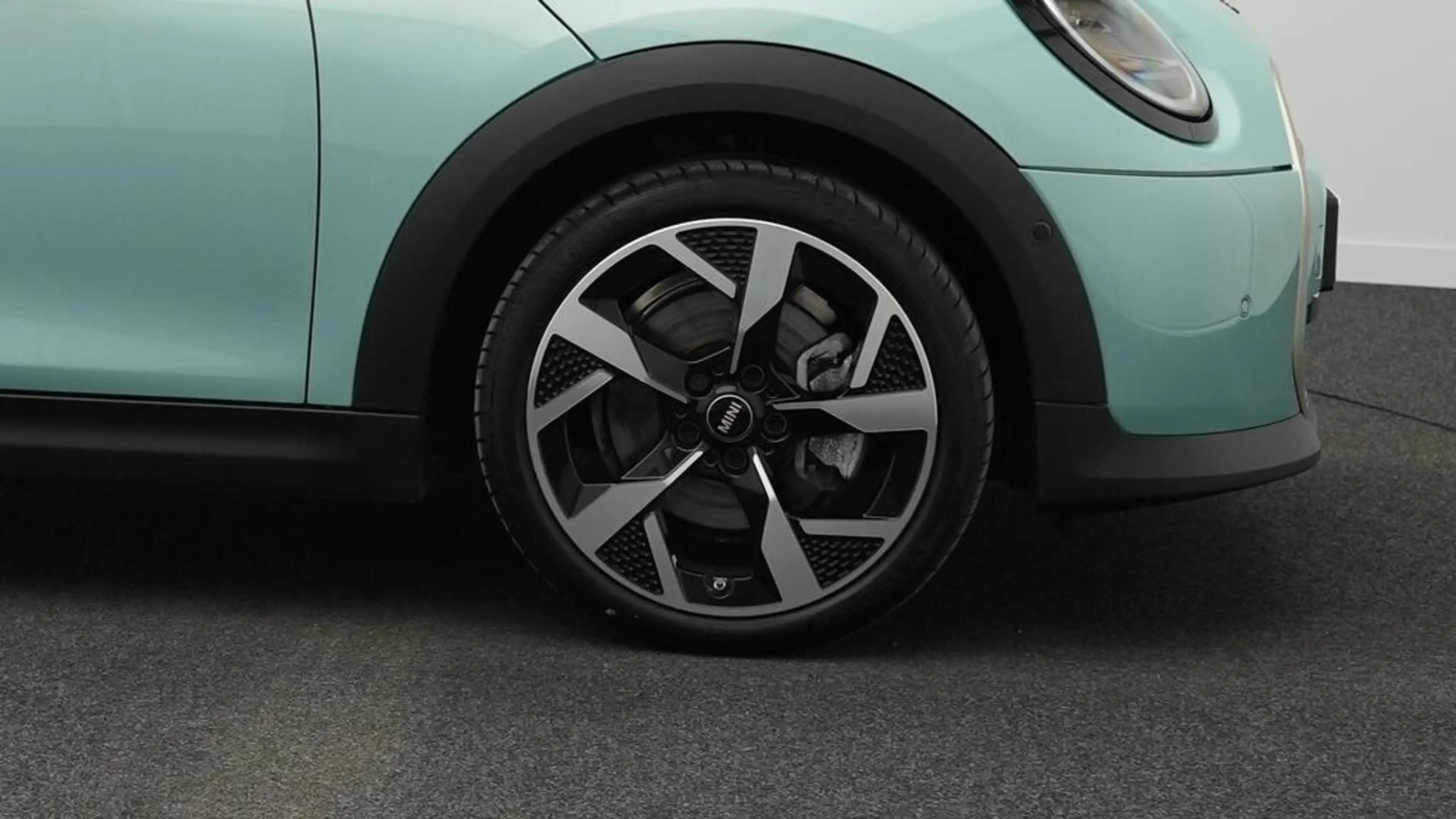 MINI Cooper C Favoured Trim — photo 11