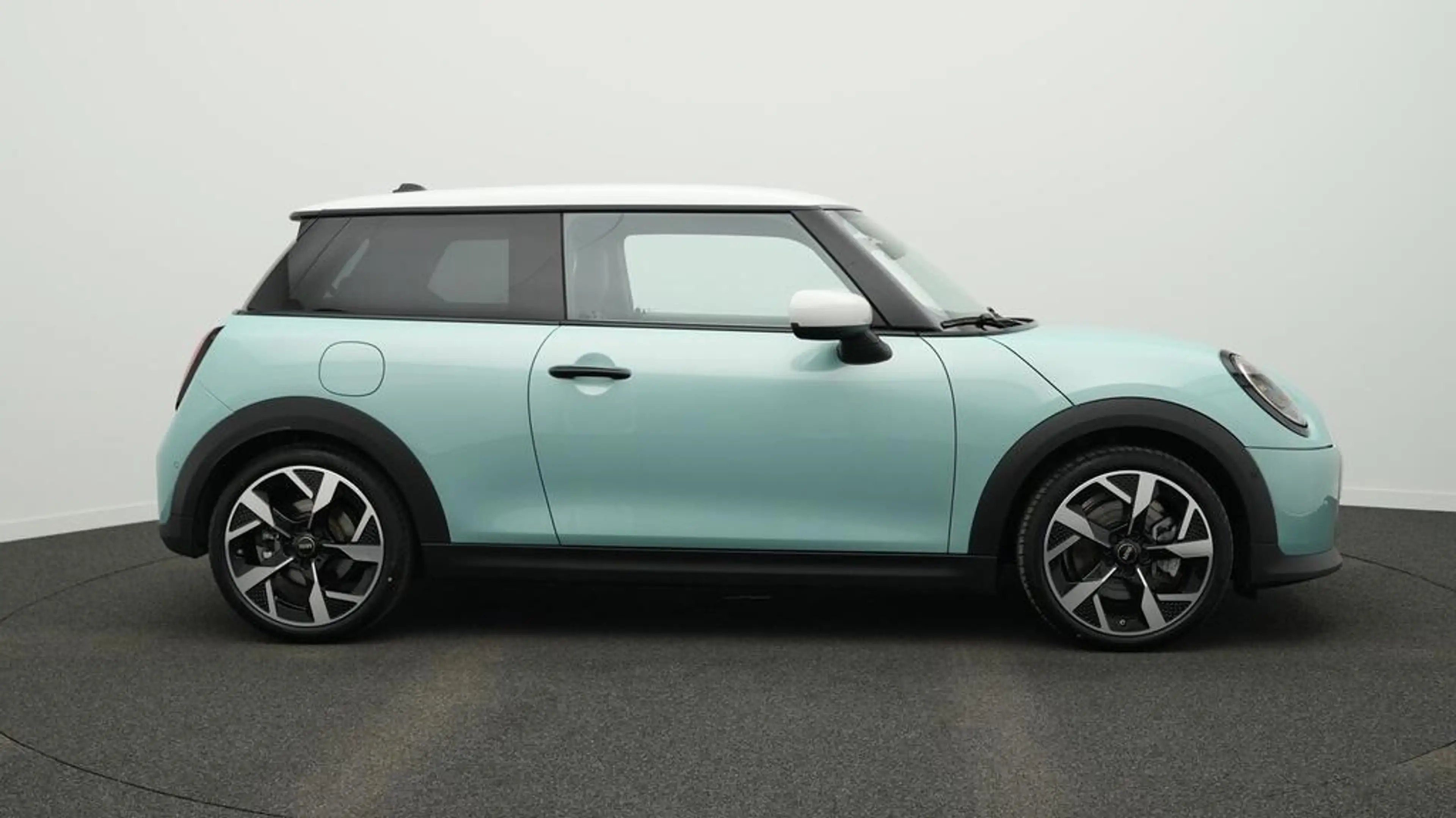 MINI Cooper C Favoured Trim — photo 2
