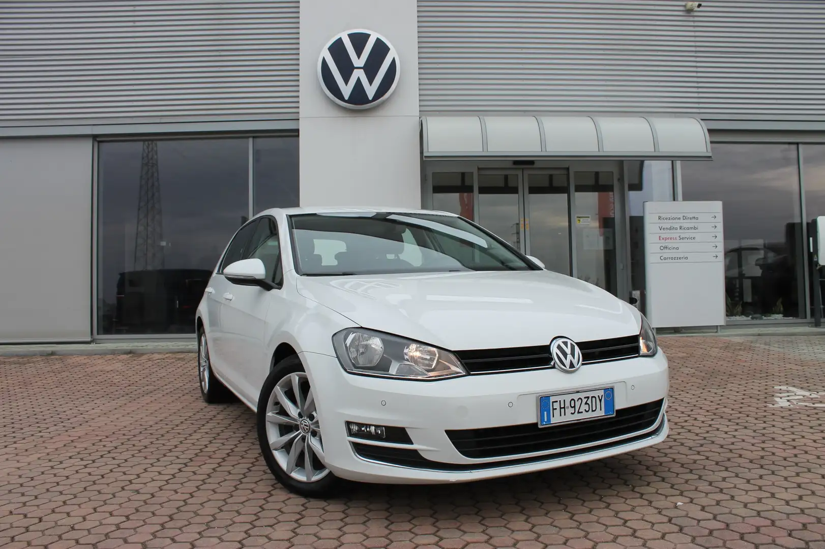 Volkswagen Golf Golf 5p 1.6 tdi Executive 110cv dsg Bianco - 1