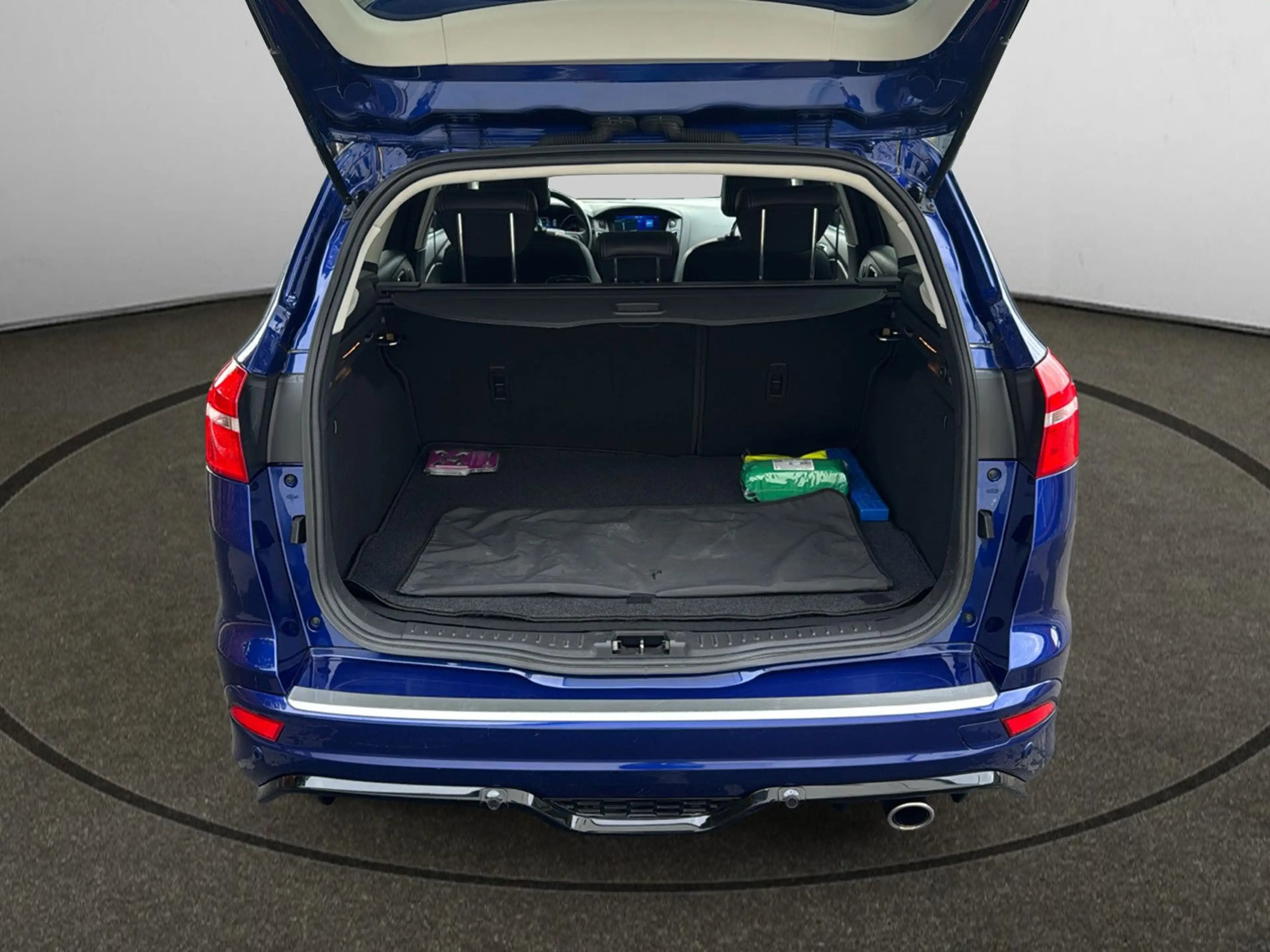 Ford Focus Turnier Titanium ST-Line — photo 10
