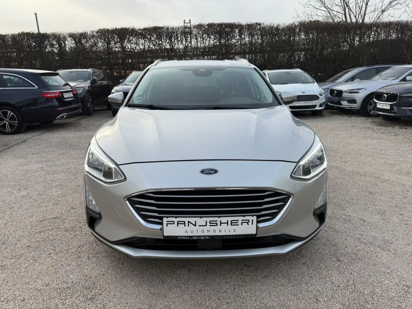 Ford Focus Turnier 1.5 EcoBlue Cool&Connect NAVI+SPUR Silber - 2