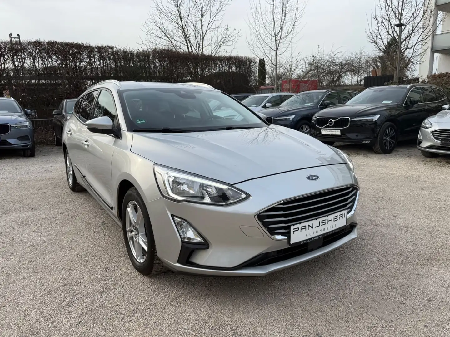 Ford Focus Turnier 1.5 EcoBlue Cool&Connect NAVI+SPUR Silber - 1