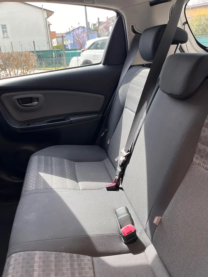 Toyota Yaris Yaris 5p 1.0 Expo c/clima Bianco - 2