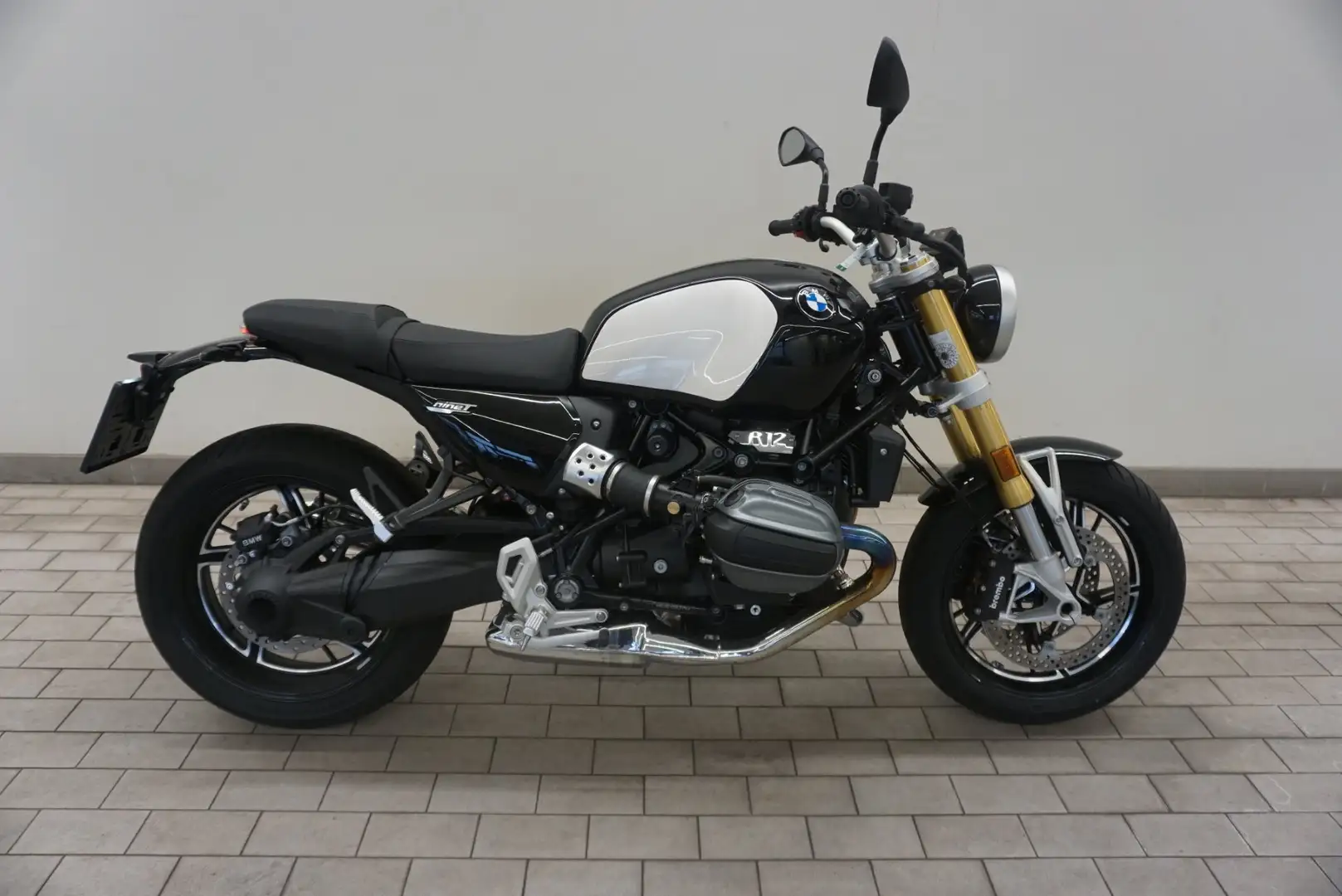 BMW R 12 nineT Negro - 1