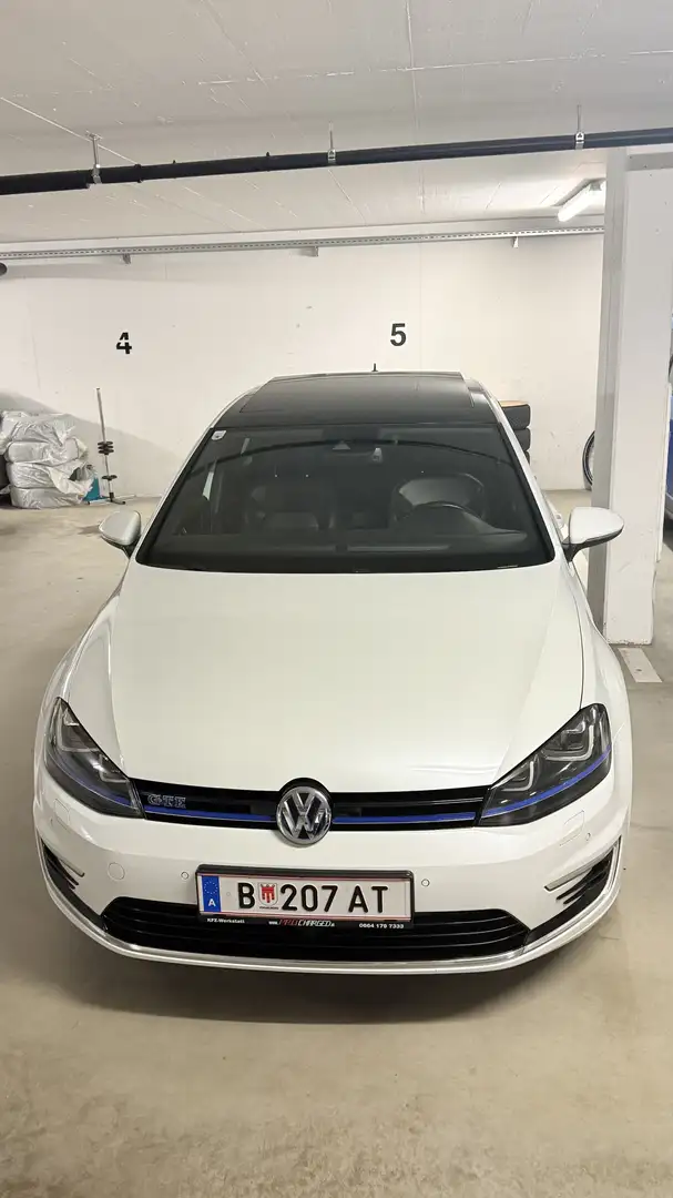 Volkswagen Golf GTE 1,4 PHEV Weiß - 1