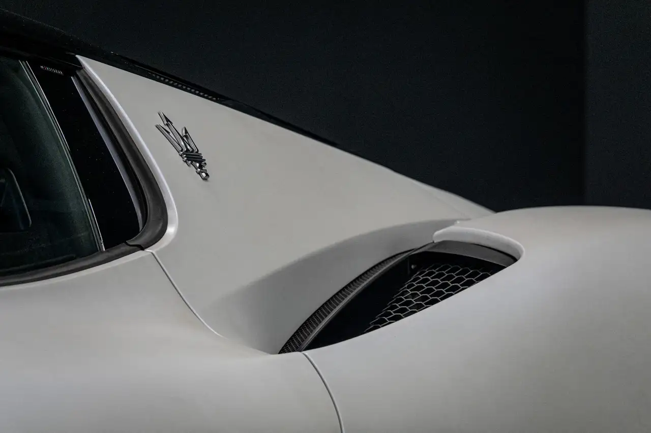 Maserati MC20 2021 — фото 11