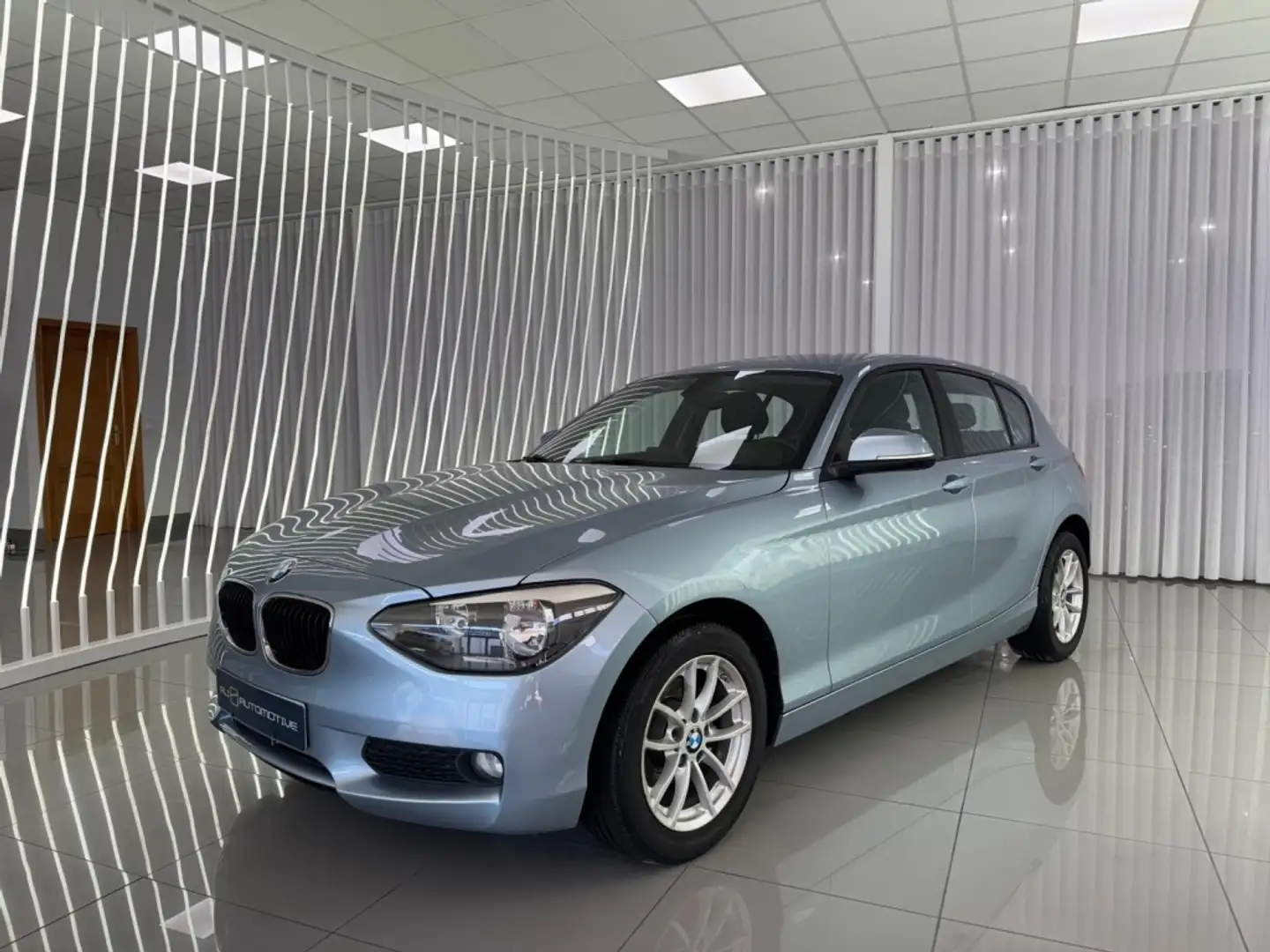 BMW 116 116d Bleu - 1