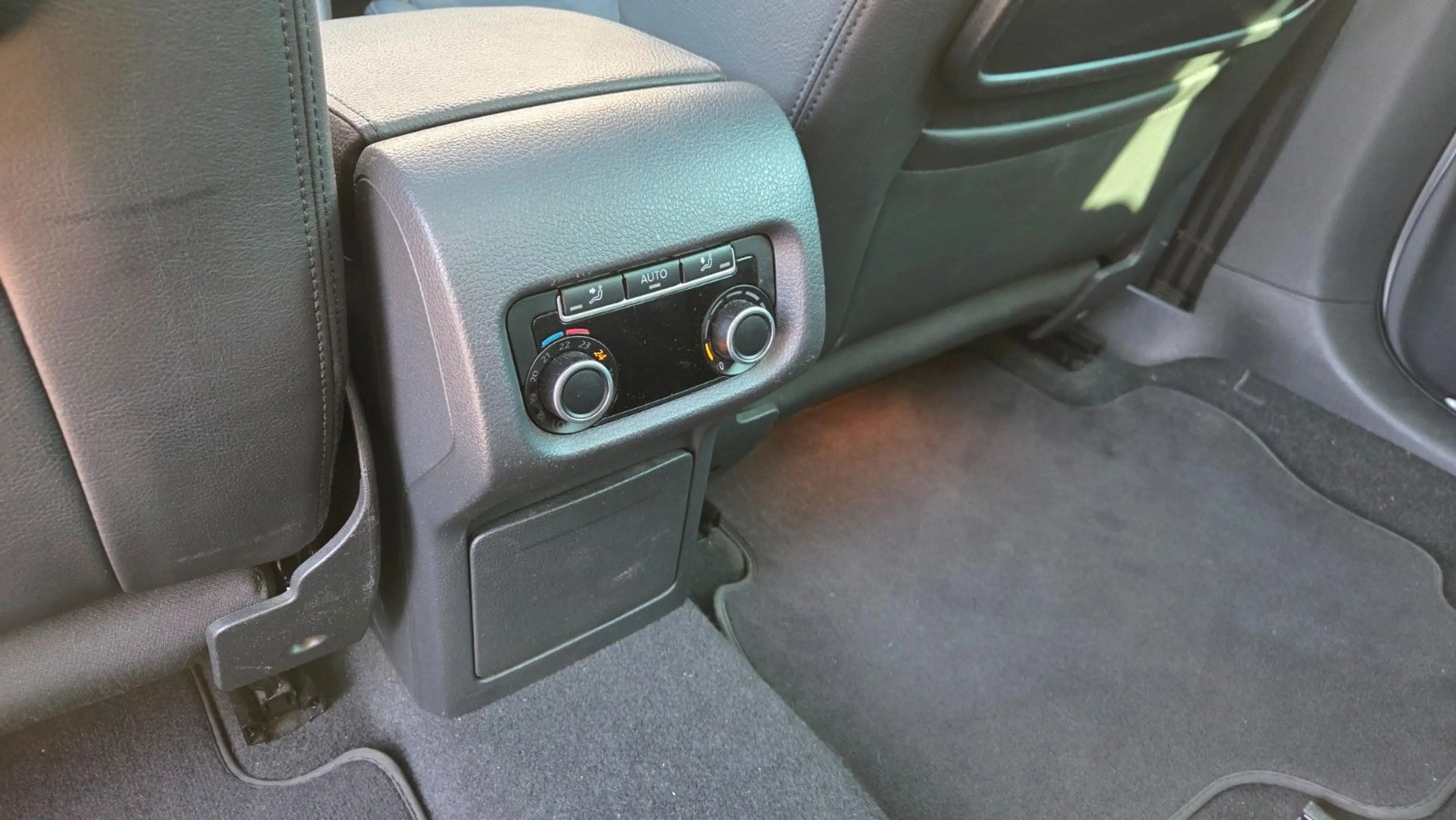 Volkswagen Sharan 2.0 TDI 125 KW Highline AHK — photo 13