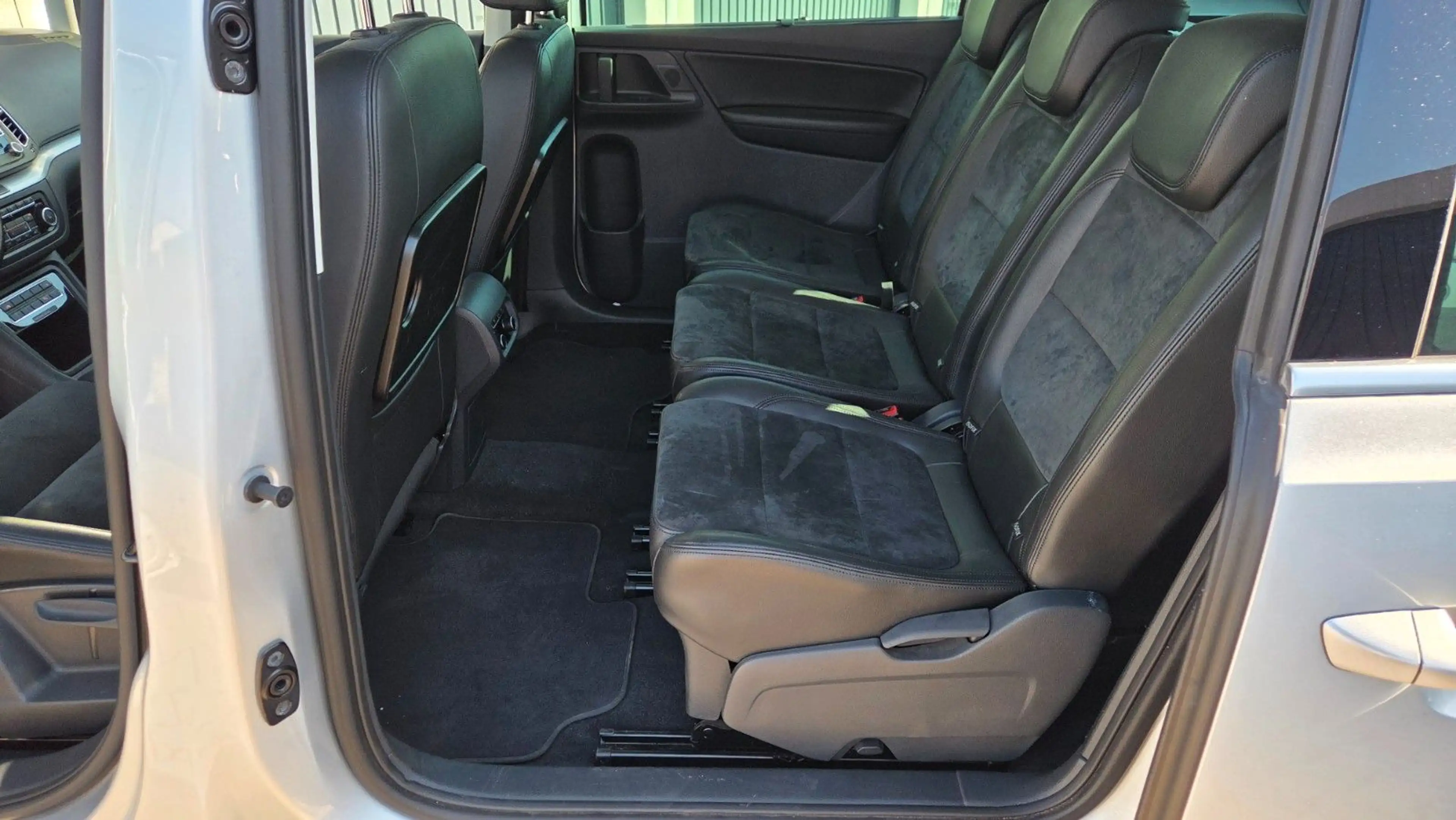 Volkswagen Sharan 2.0 TDI 125 KW Highline AHK — photo 12