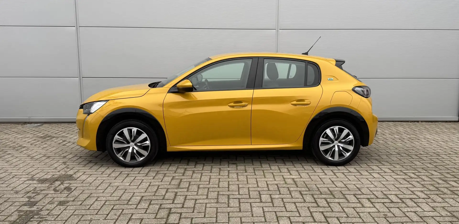 Peugeot e-208 EV Active 50 kWh | Apple Carplay/Android Auto | Cl Gelb - 2