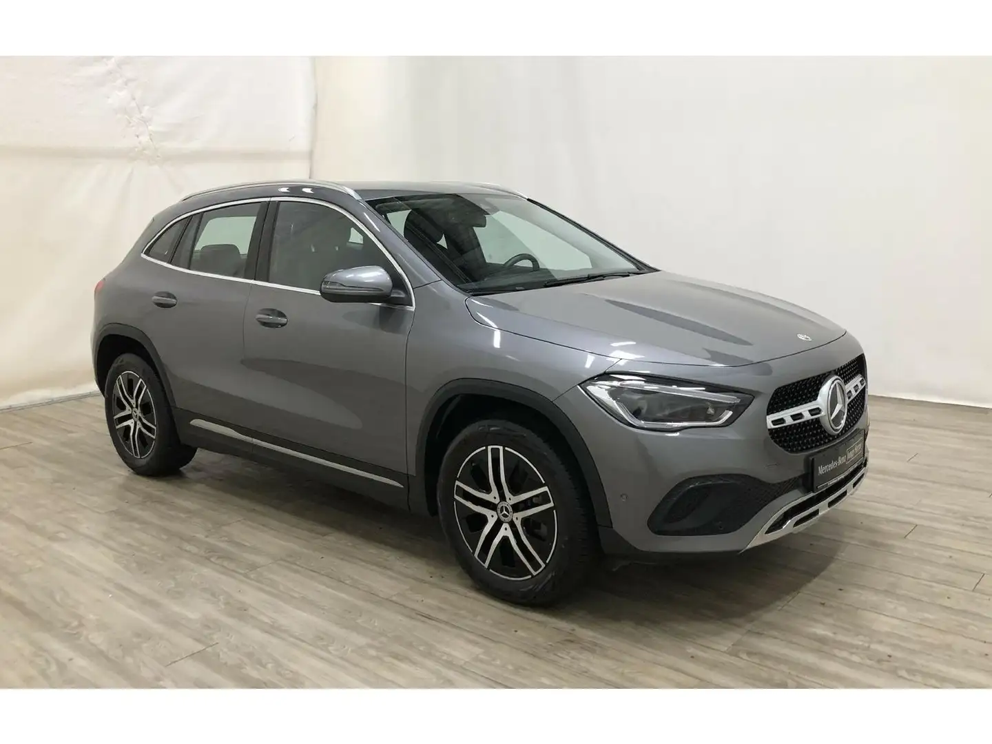 Mercedes-Benz GLA 220 d 4MAT Progressive AHK*Kamera*MULTIBEAM* Grau - 2