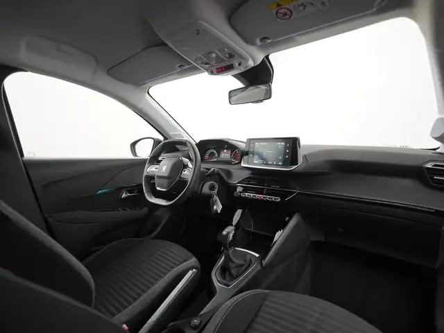 Peugeot 208 view 2