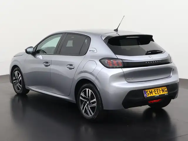 Peugeot 208 view 6