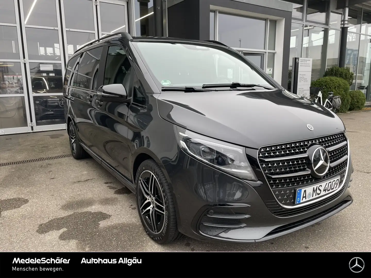 Mercedes-Benz V 300 d 4M AVANTGARDE L AMG 4x Sitzklima Pano Airmatic Grau - 2