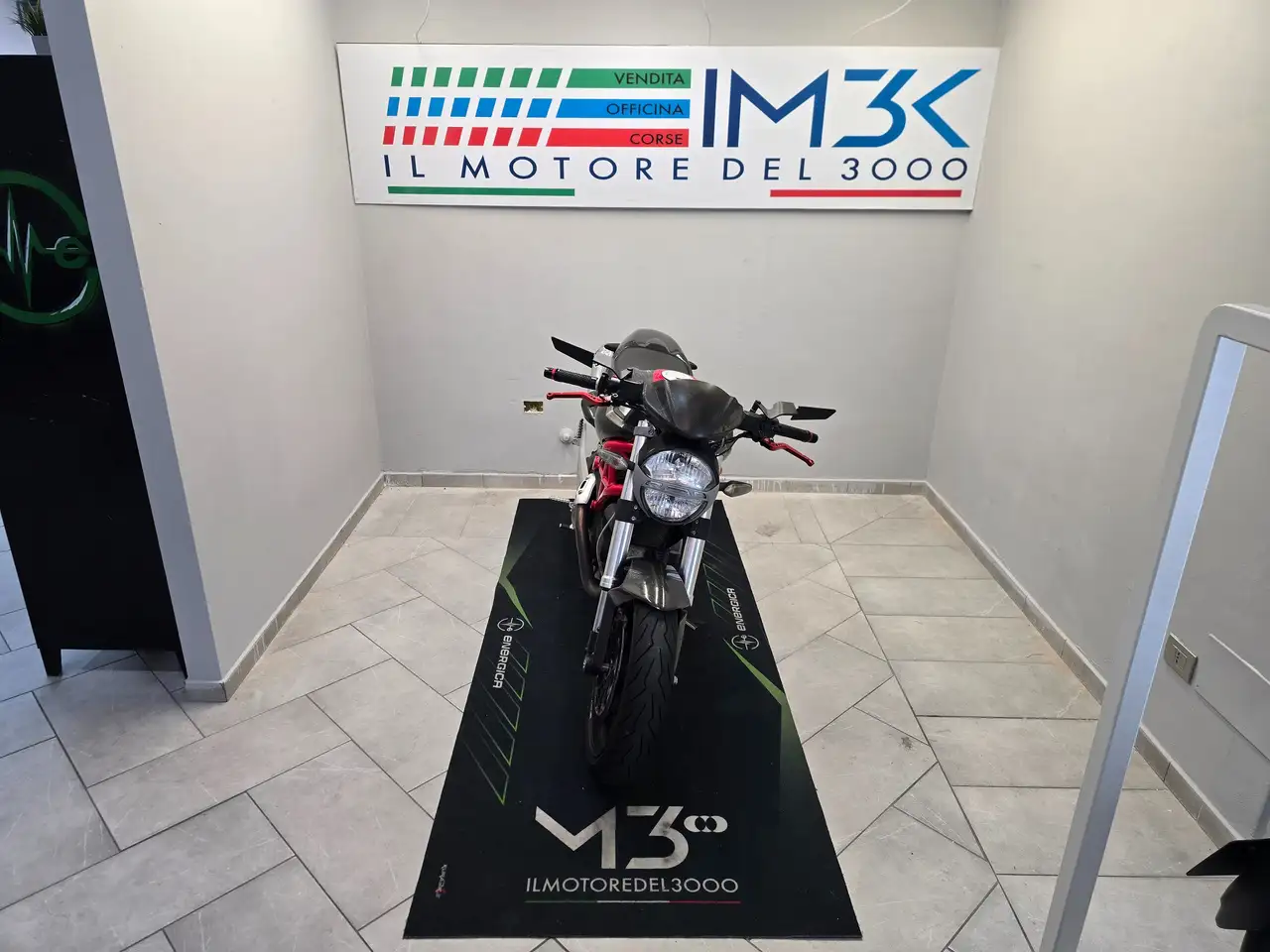 Ducati Monster 696