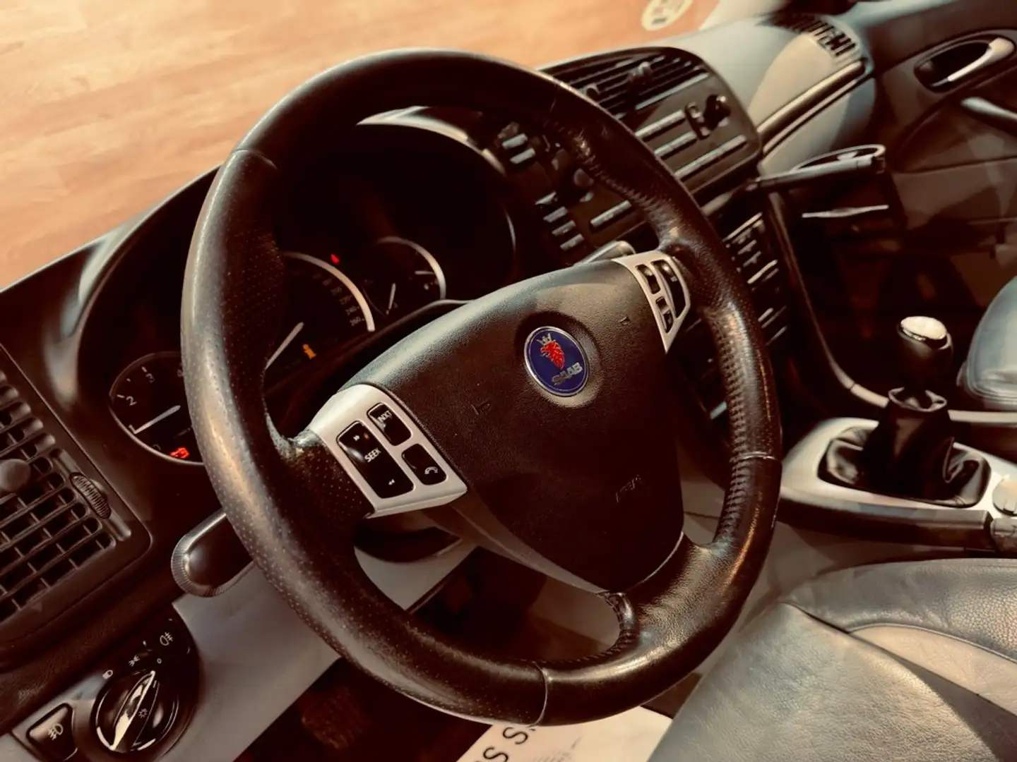 Saab 9-3 1.9TiD Vector Sport 150 Rojo - 2